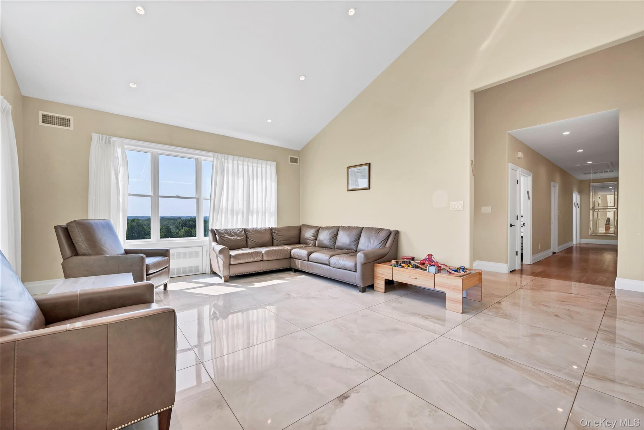 31 Walnut Ridge Lane, Bloomingburg, NY 12721