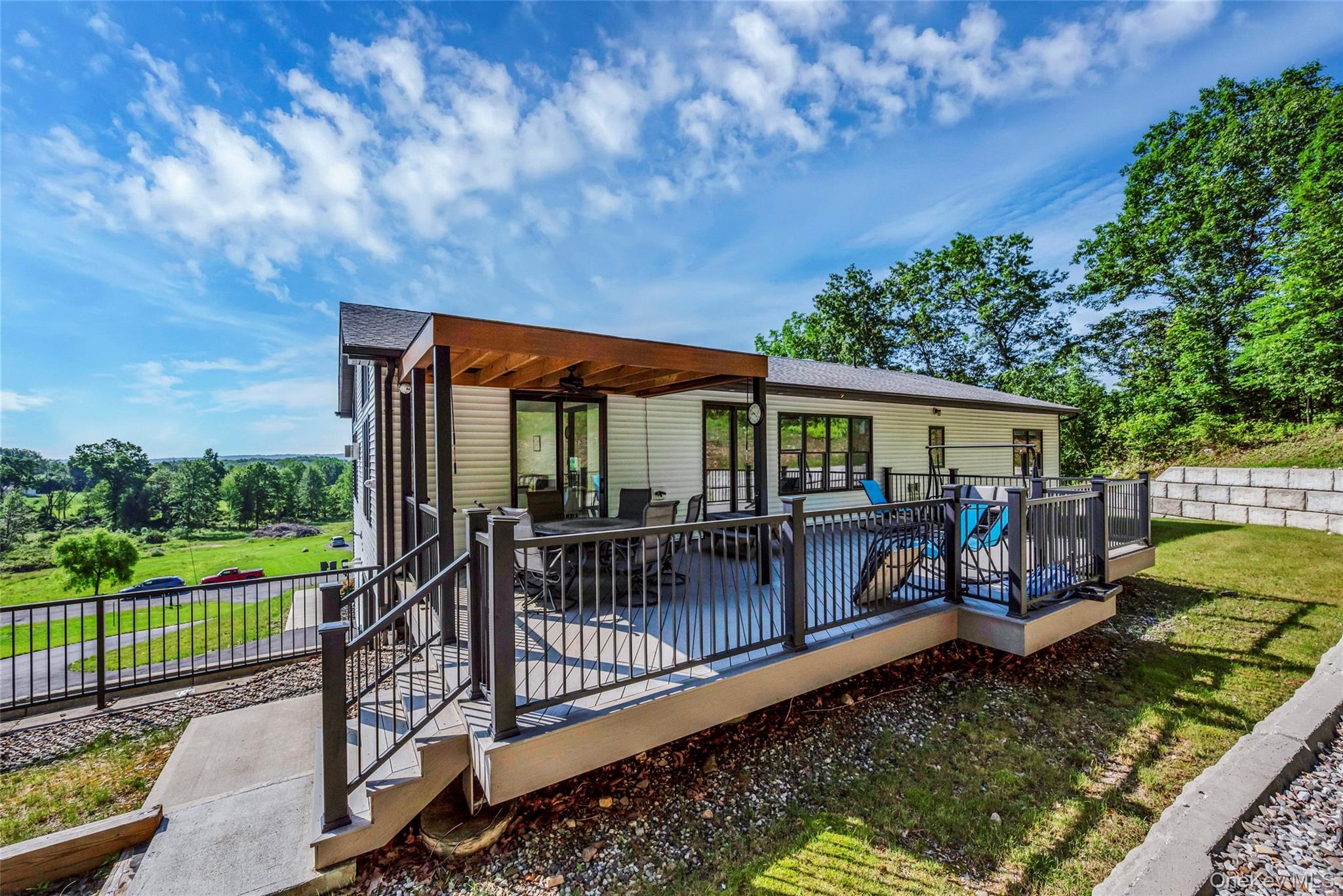 31 Walnut Ridge Lane, Bloomingburg, NY 12721