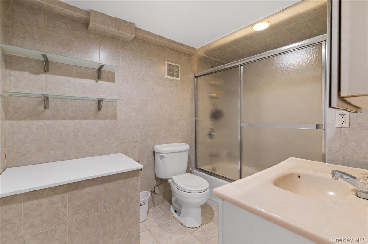 348 Mulry Lane, Lawrence, NY 11559