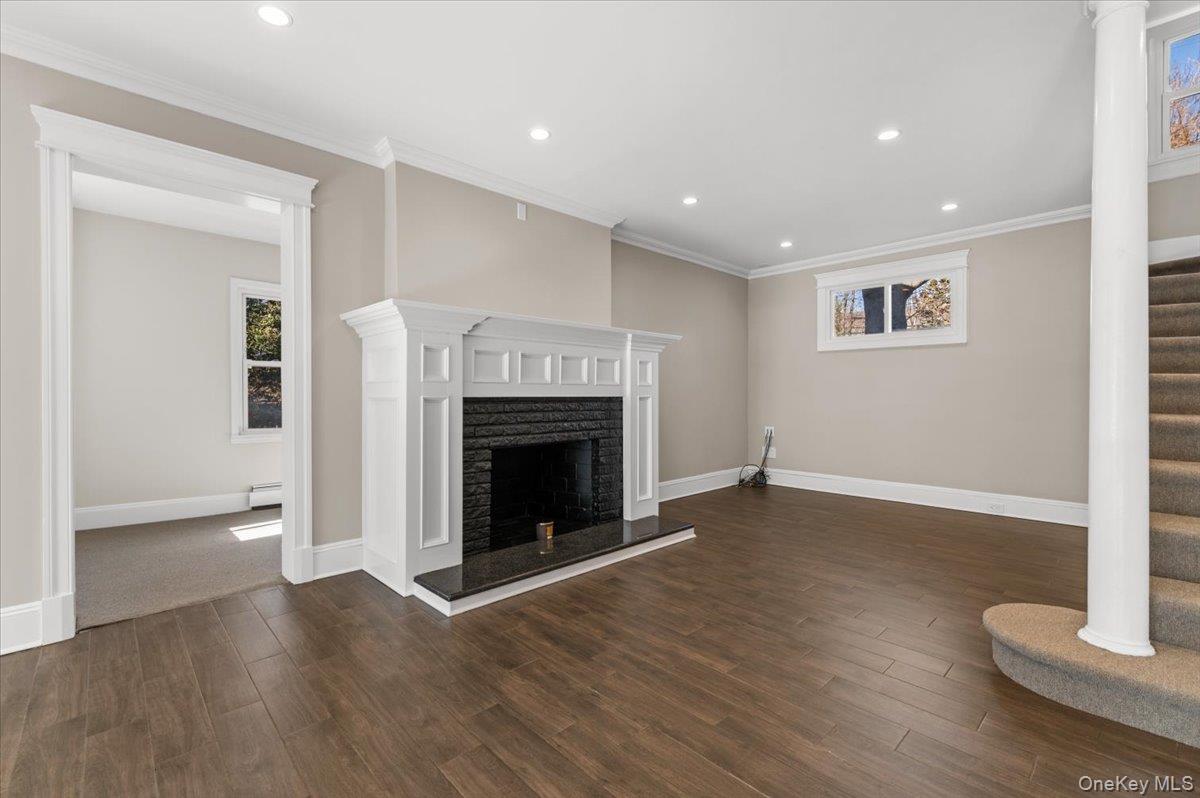 348 Mulry Lane, Lawrence, NY 11559