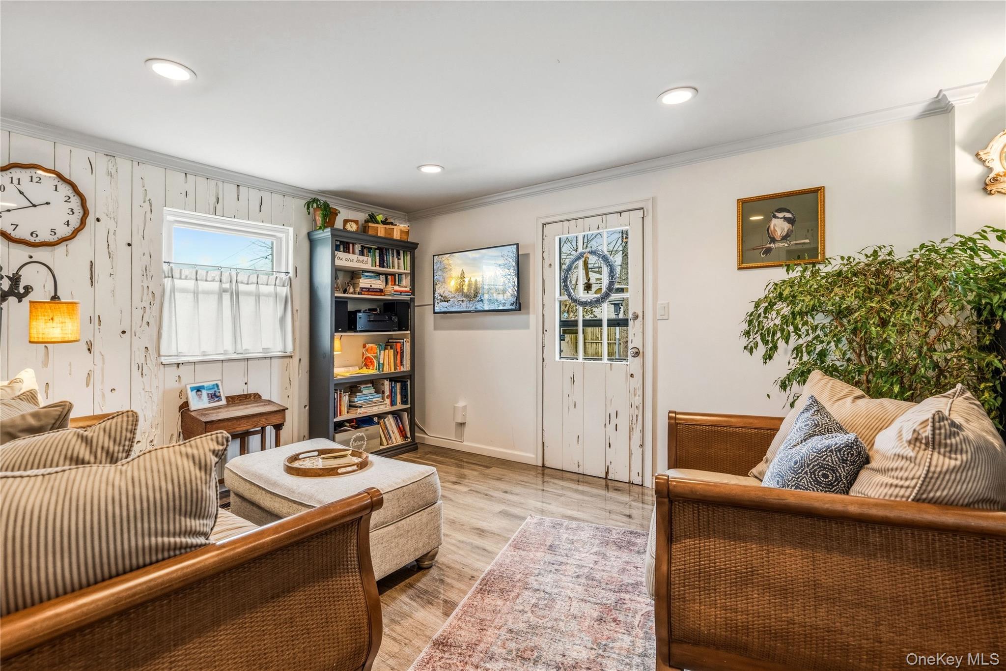 31 Munson Court, Melville, NY 11747