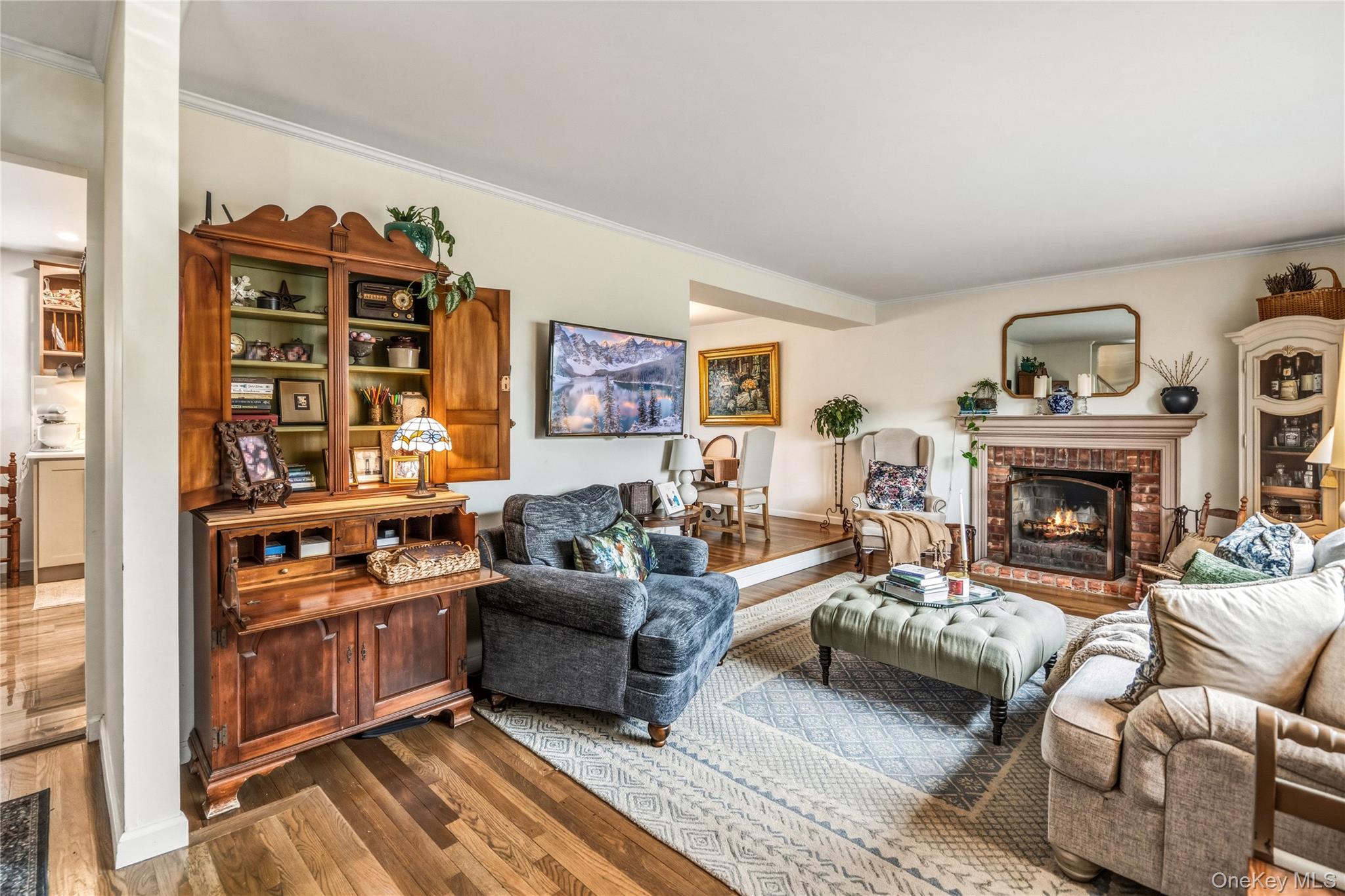 31 Munson Court, Melville, NY 11747