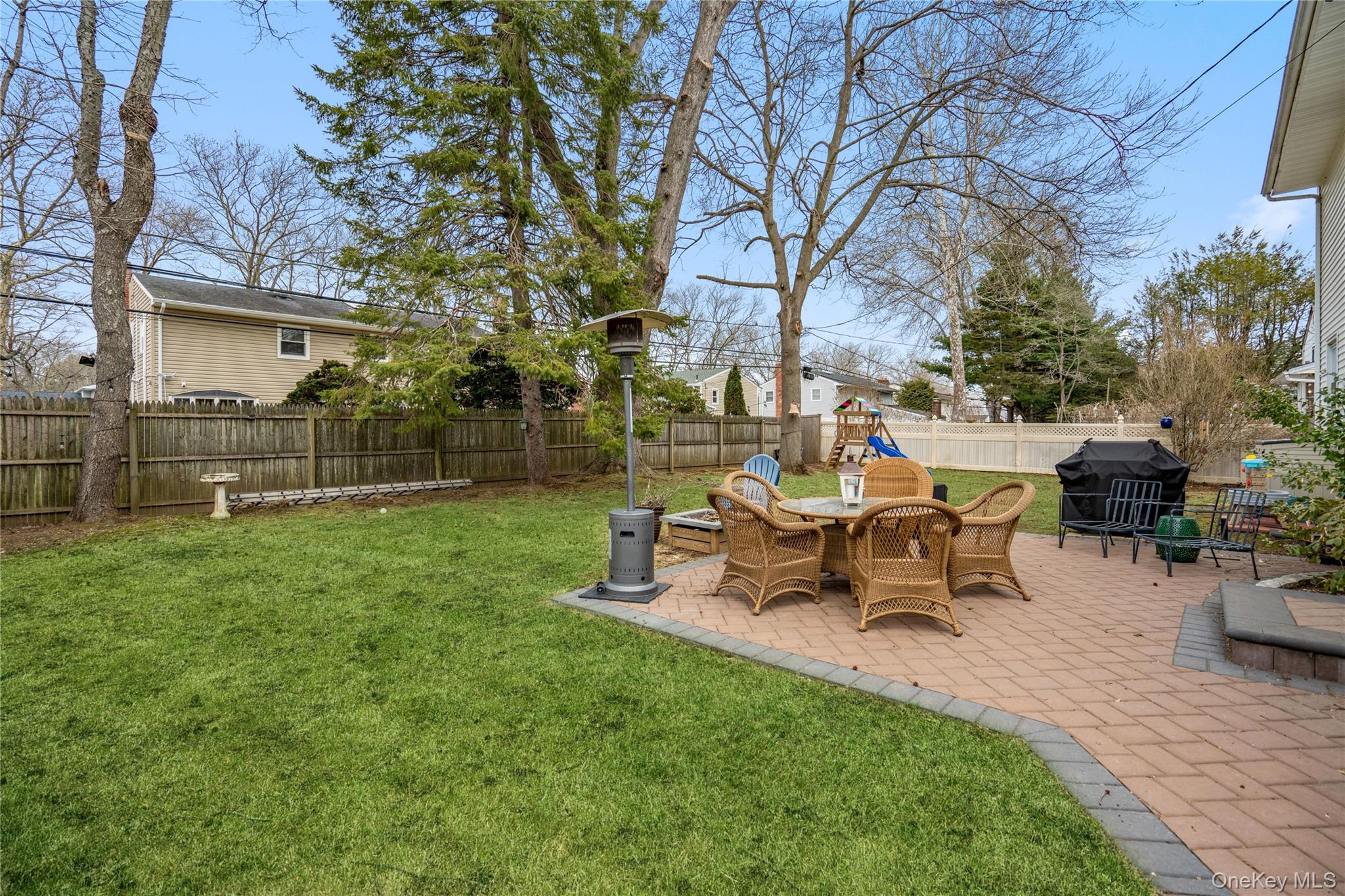 31 Munson Court, Melville, NY 11747