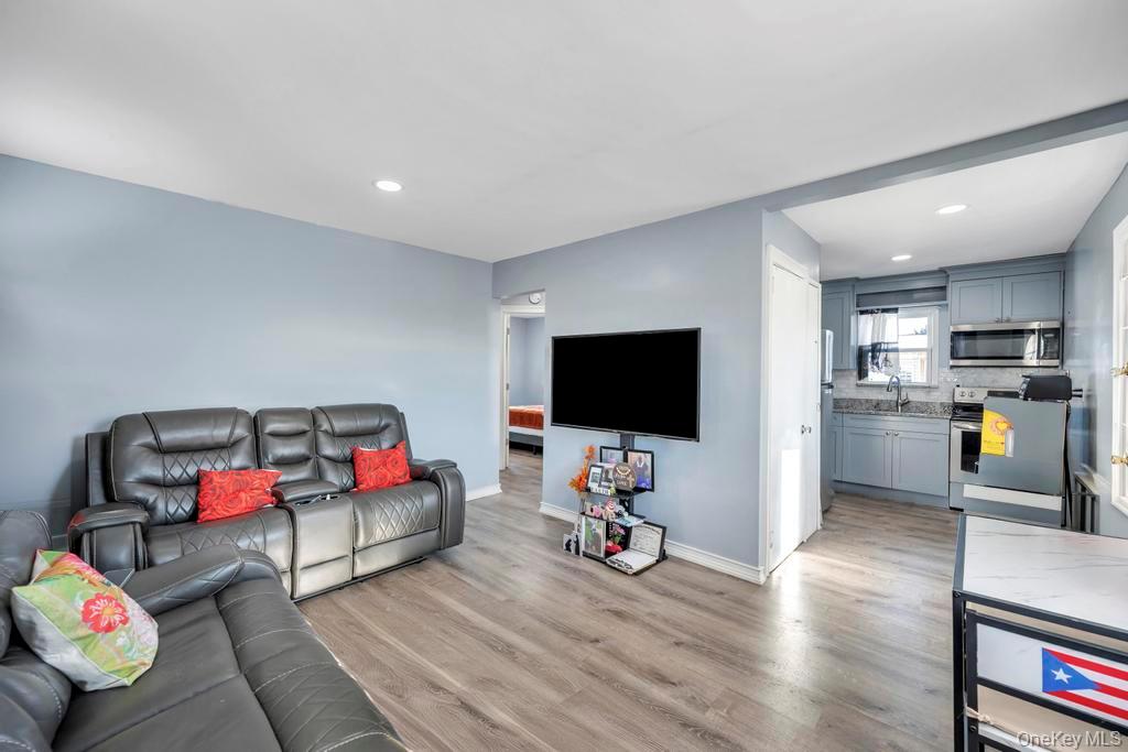 1333 5th Avenue, Bay Shore, NY 11706