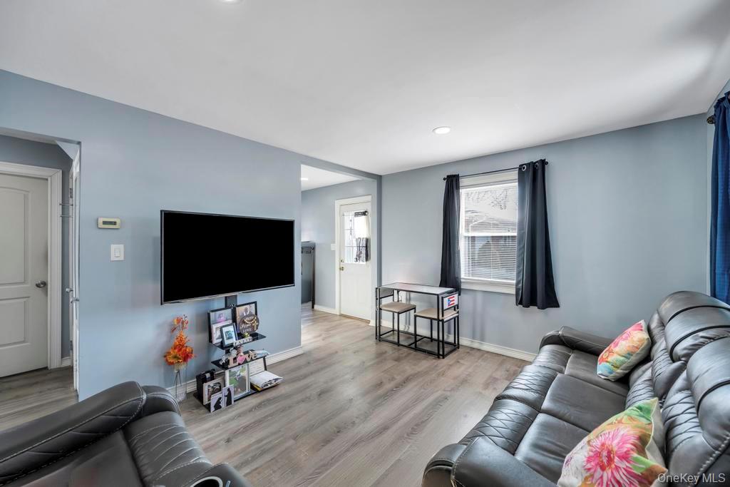 1333 5th Avenue, Bay Shore, NY 11706