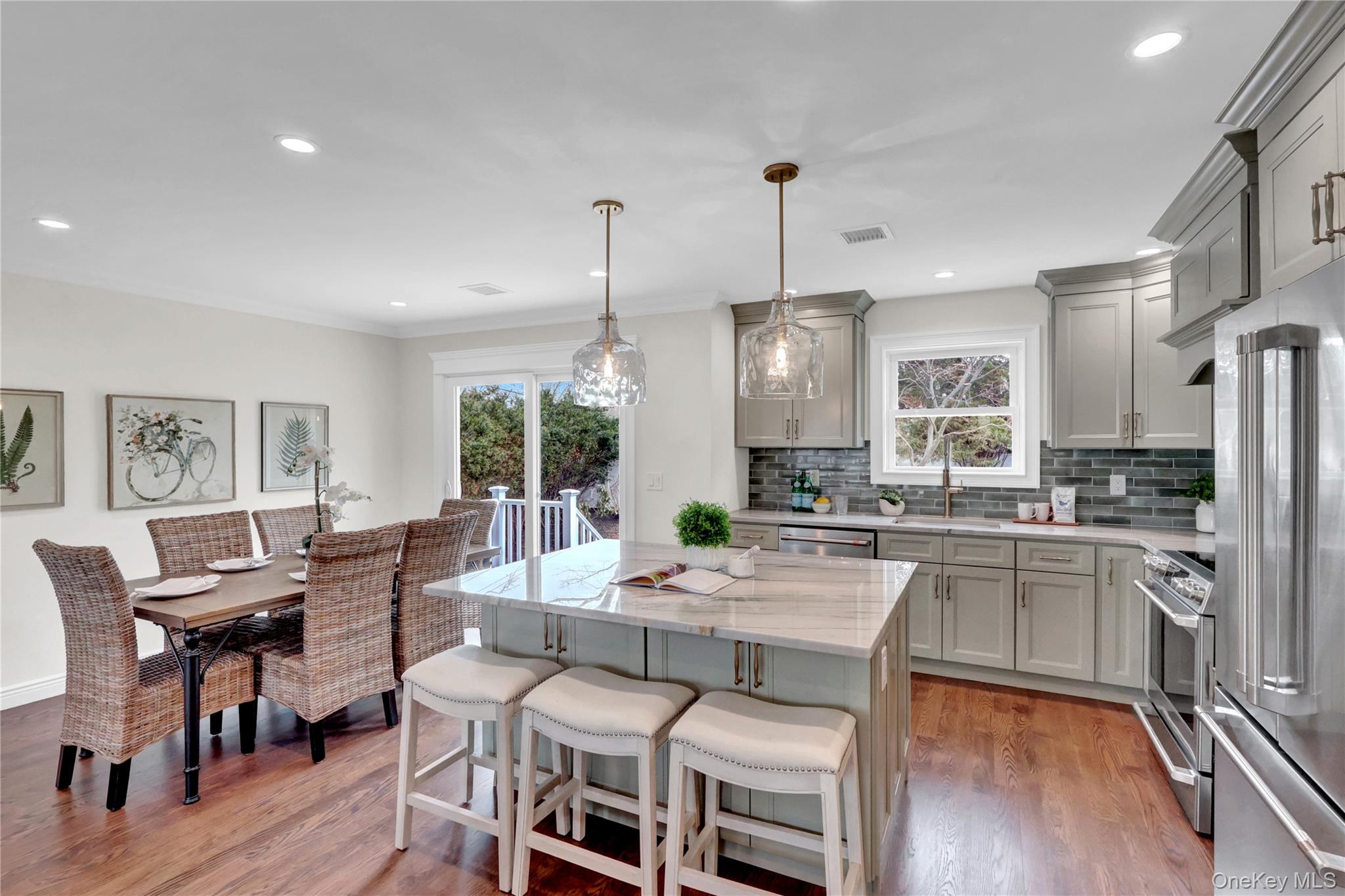 10 Poet Lane, Greenlawn, NY 11740