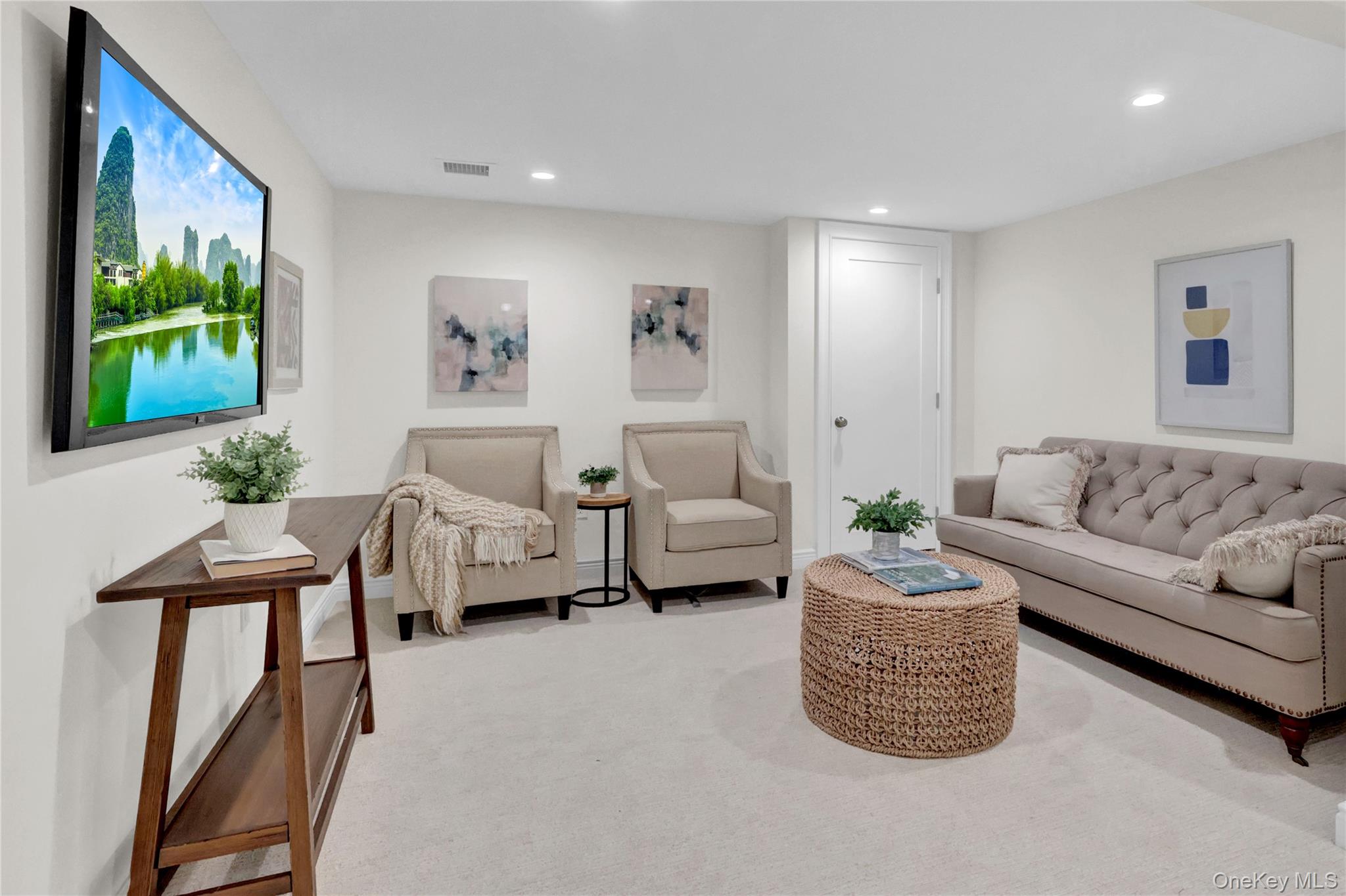 10 Poet Lane, Greenlawn, NY 11740