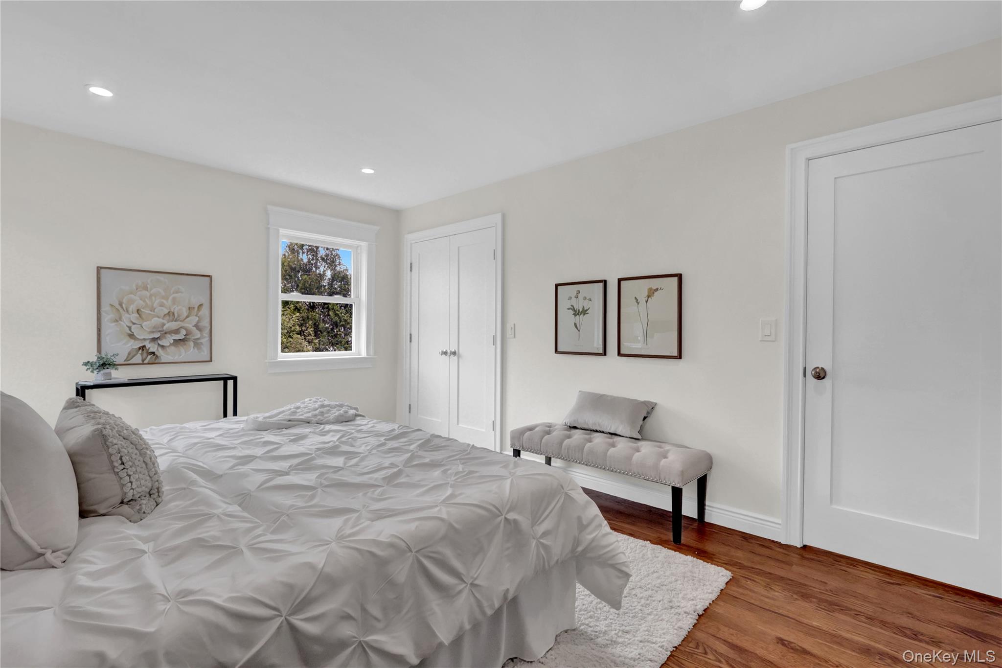 10 Poet Lane, Greenlawn, NY 11740