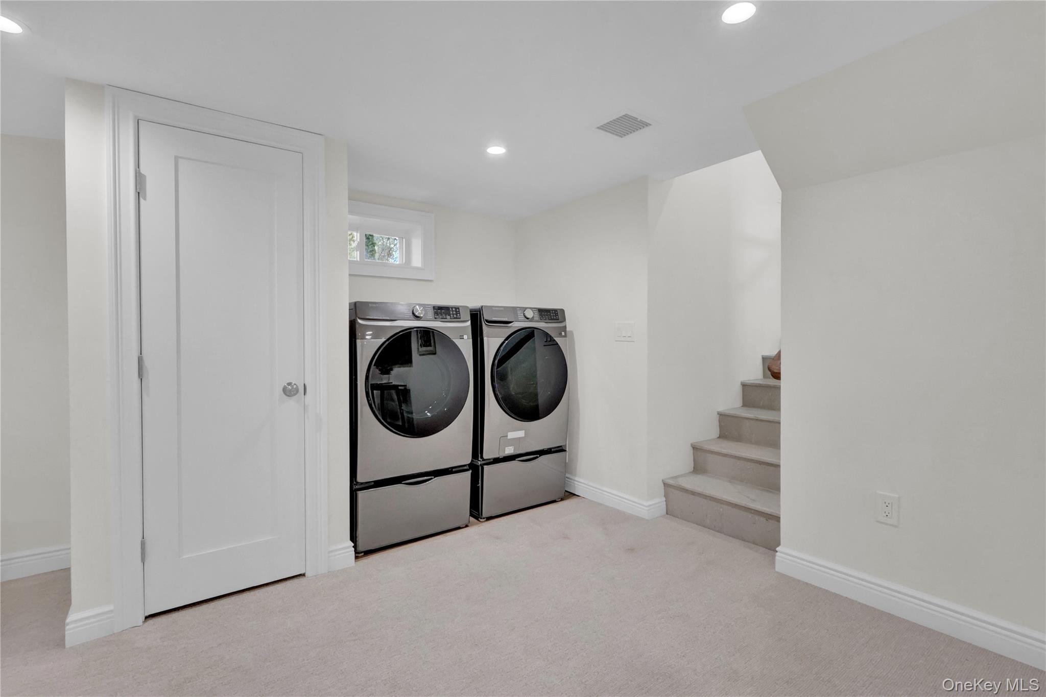 10 Poet Lane, Greenlawn, NY 11740