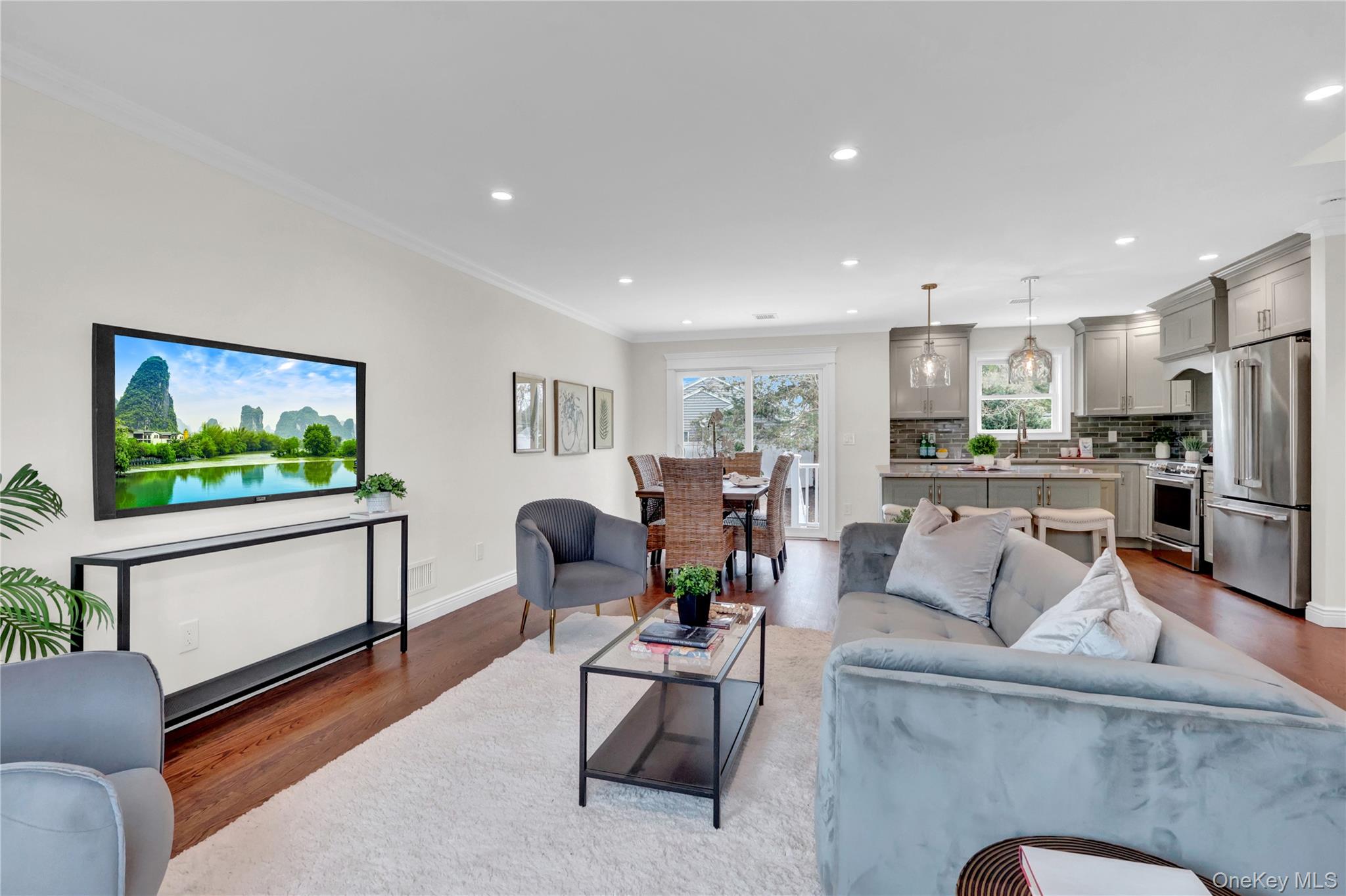 10 Poet Lane, Greenlawn, NY 11740