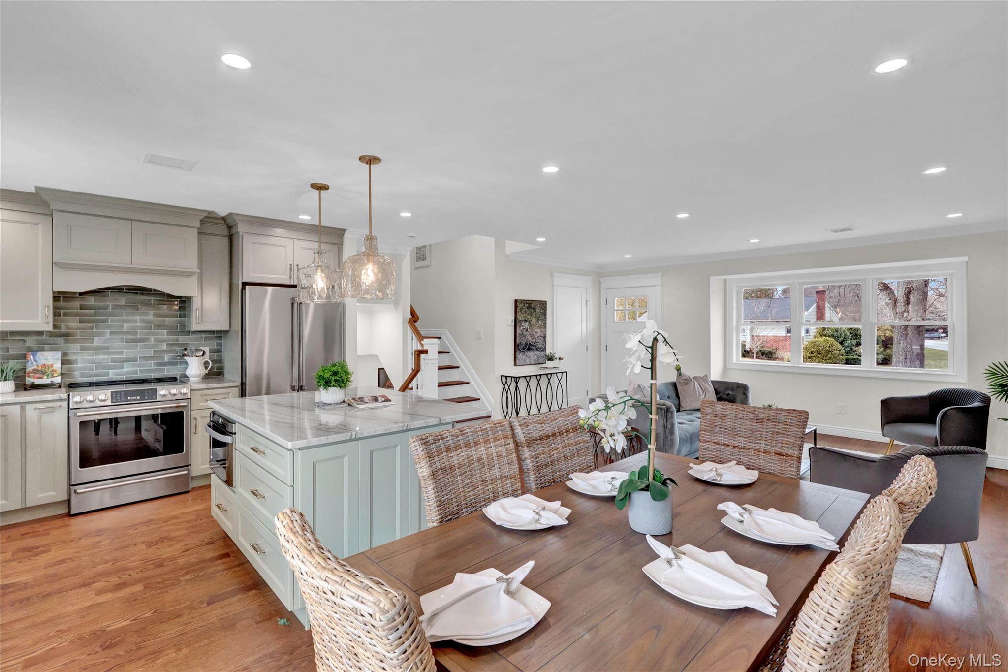 10 Poet Lane, Greenlawn, NY 11740