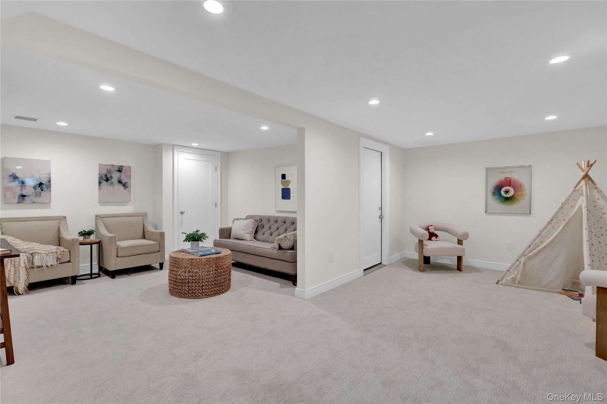 10 Poet Lane, Greenlawn, NY 11740