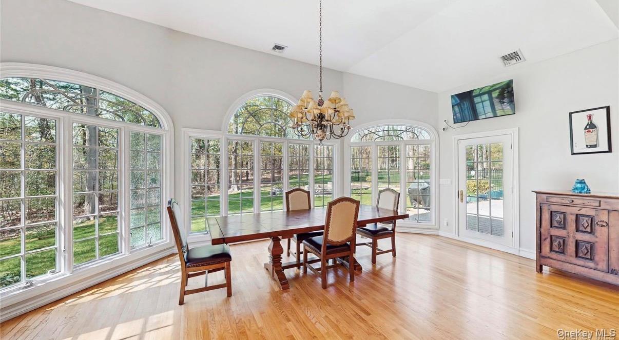 406 Duck Pond, Locust Valley, NY 11560