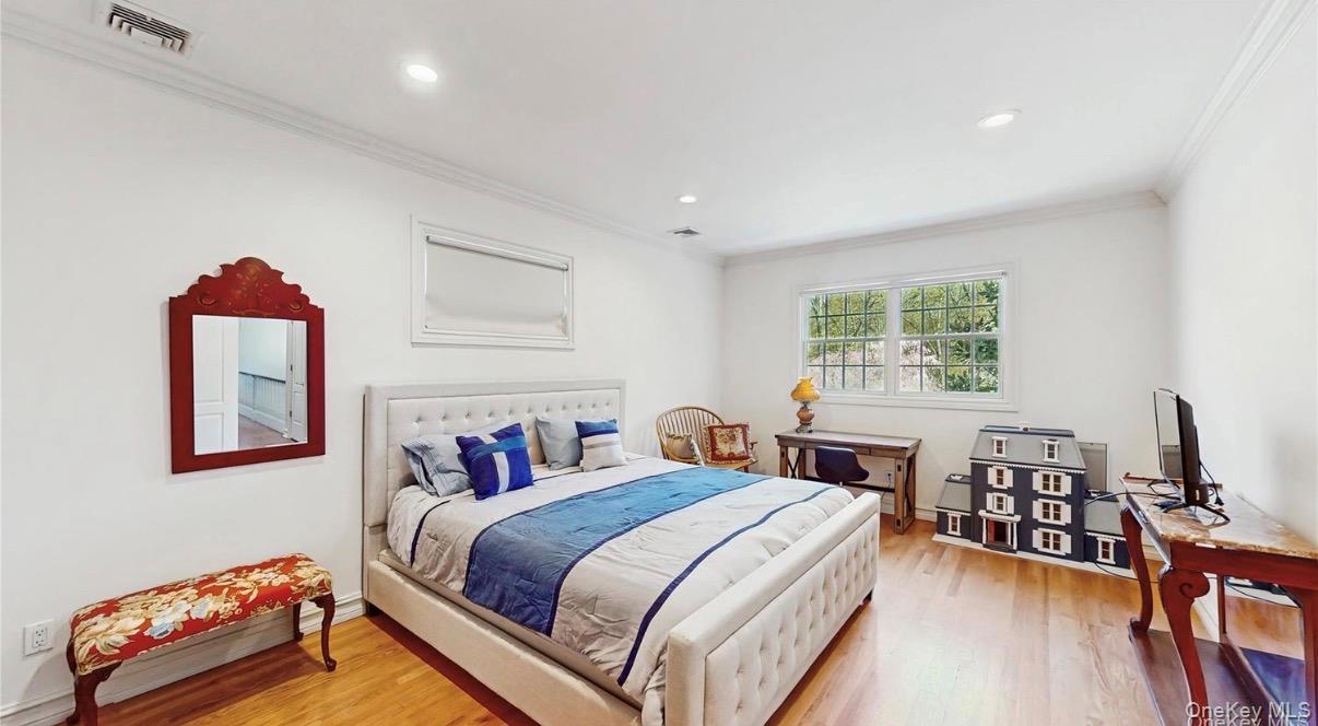 406 Duck Pond, Locust Valley, NY 11560