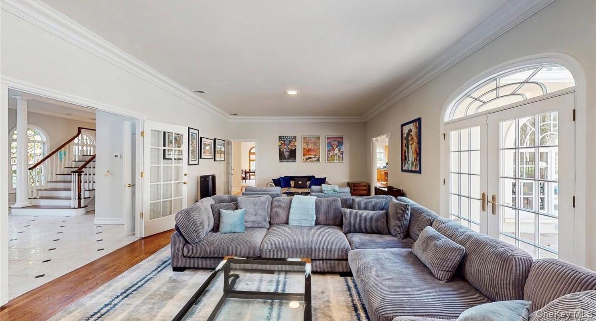 406 Duck Pond, Locust Valley, NY 11560