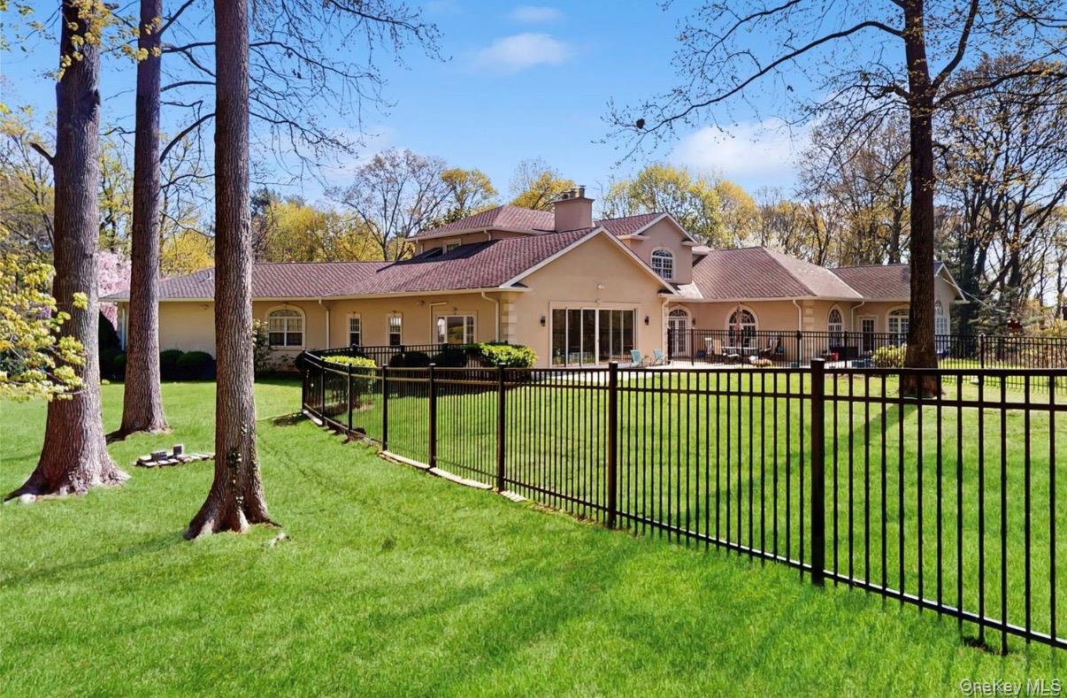 406 Duck Pond, Locust Valley, NY 11560