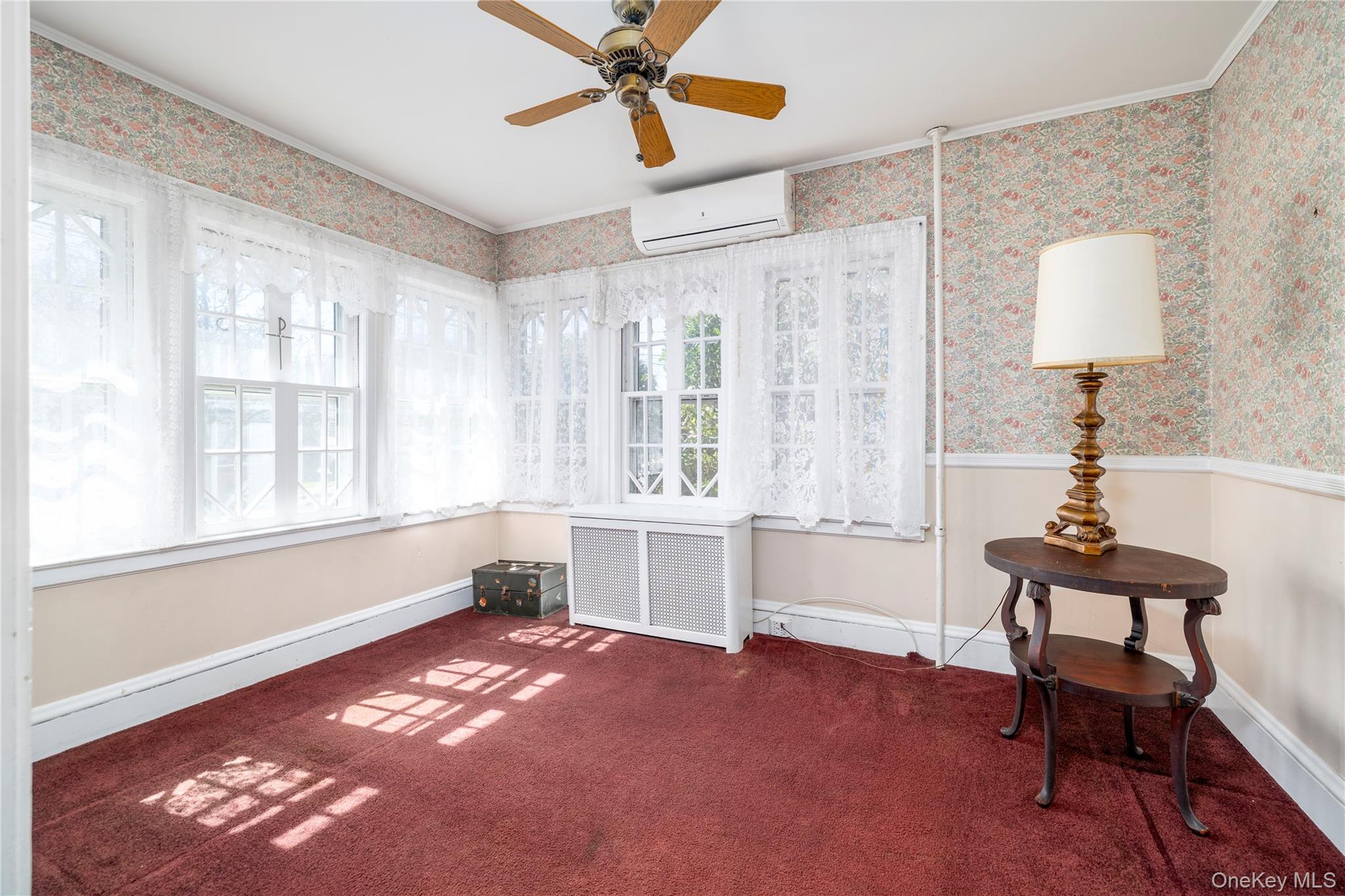 65 Jarvis Place, Lynbrook, NY 11563