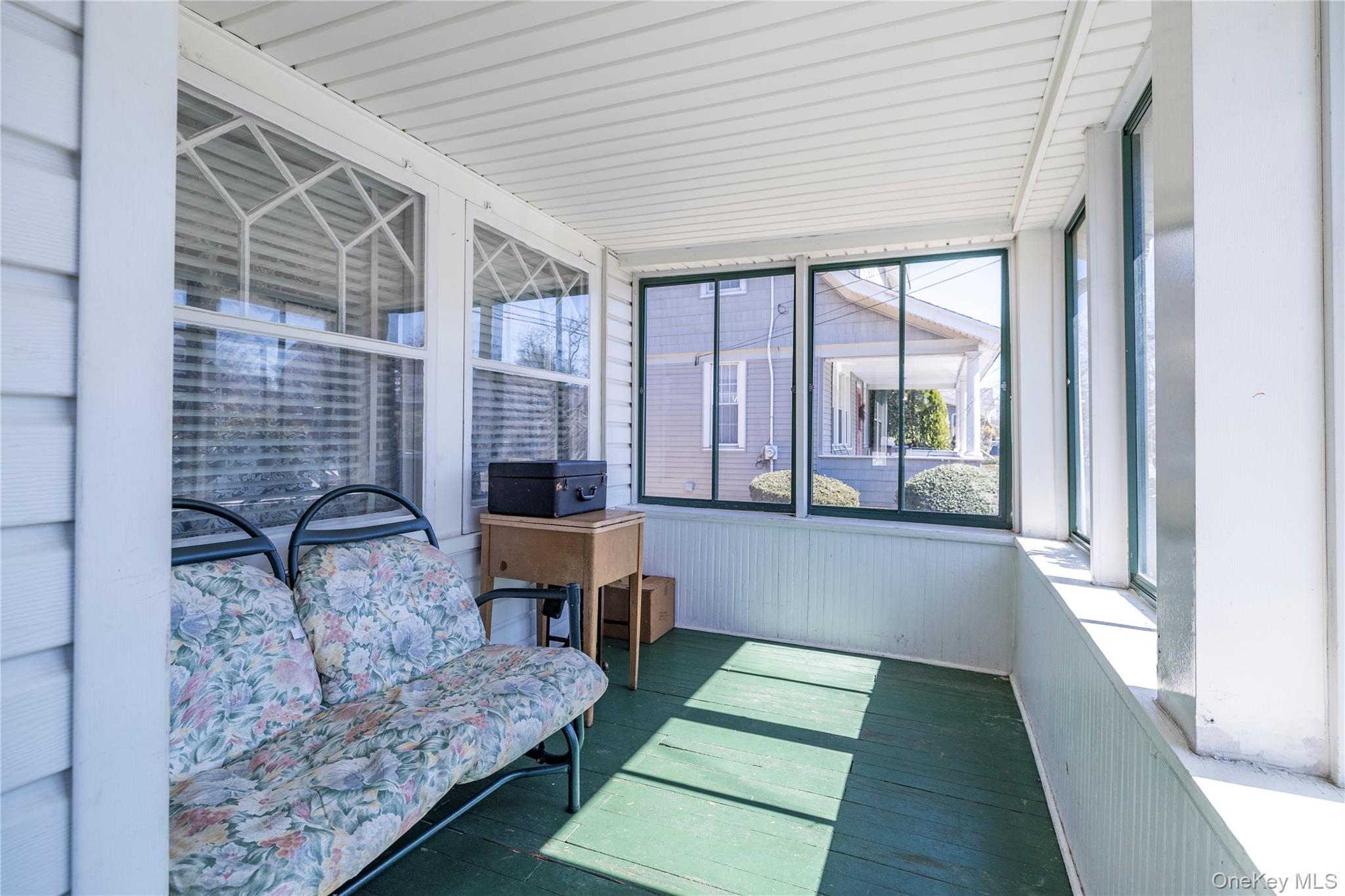 65 Jarvis Place, Lynbrook, NY 11563