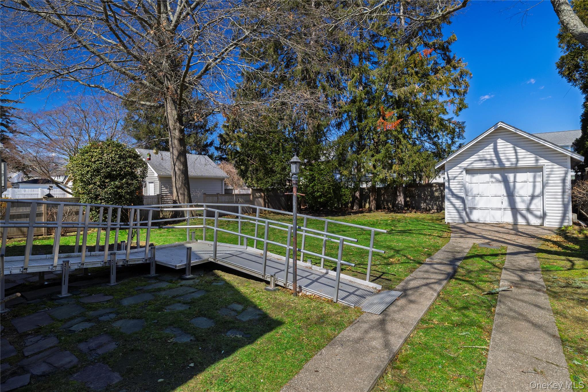 65 Jarvis Place, Lynbrook, NY 11563