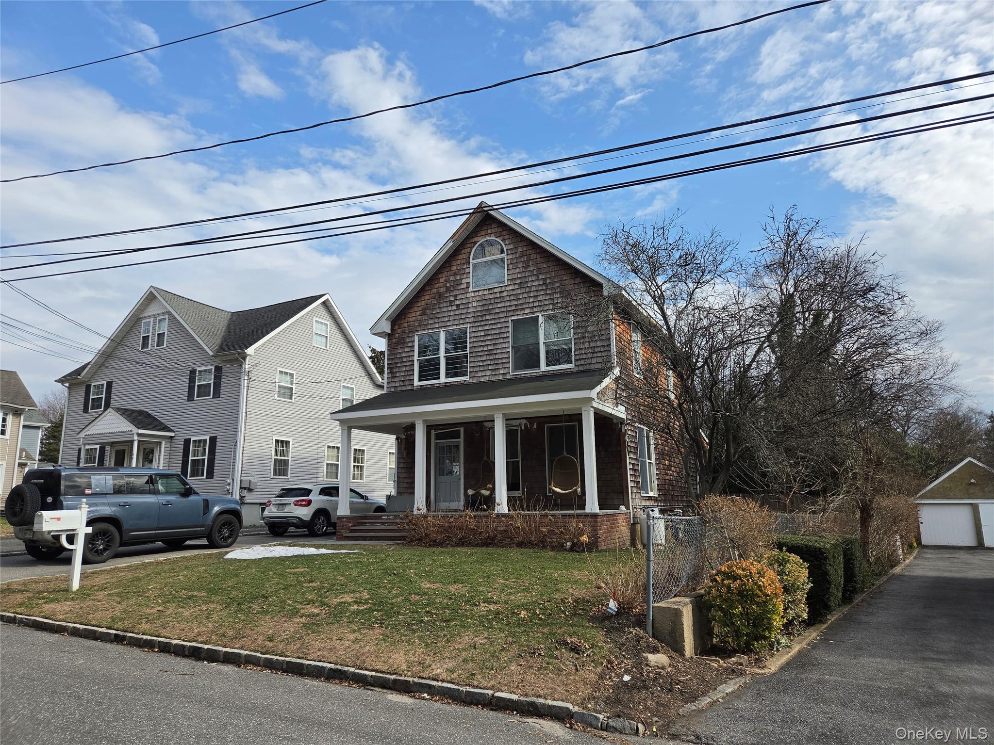 54 Cocks Lane, Locust Valley, NY 11560