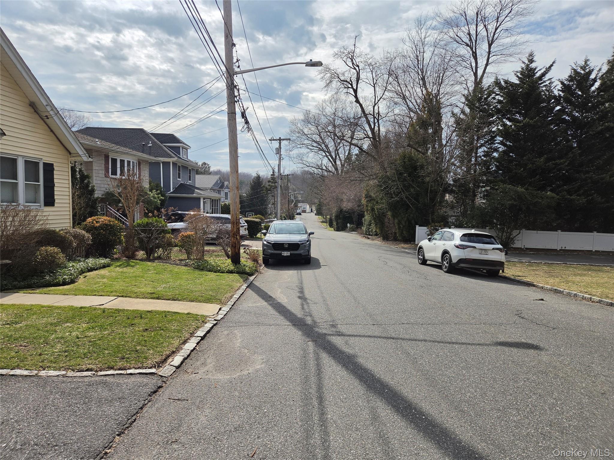 54 Cocks Lane, Locust Valley, NY 11560