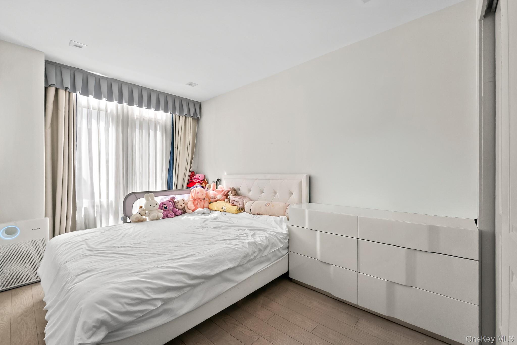 4162 Bowne Street # 5A, Flushing, NY 11355