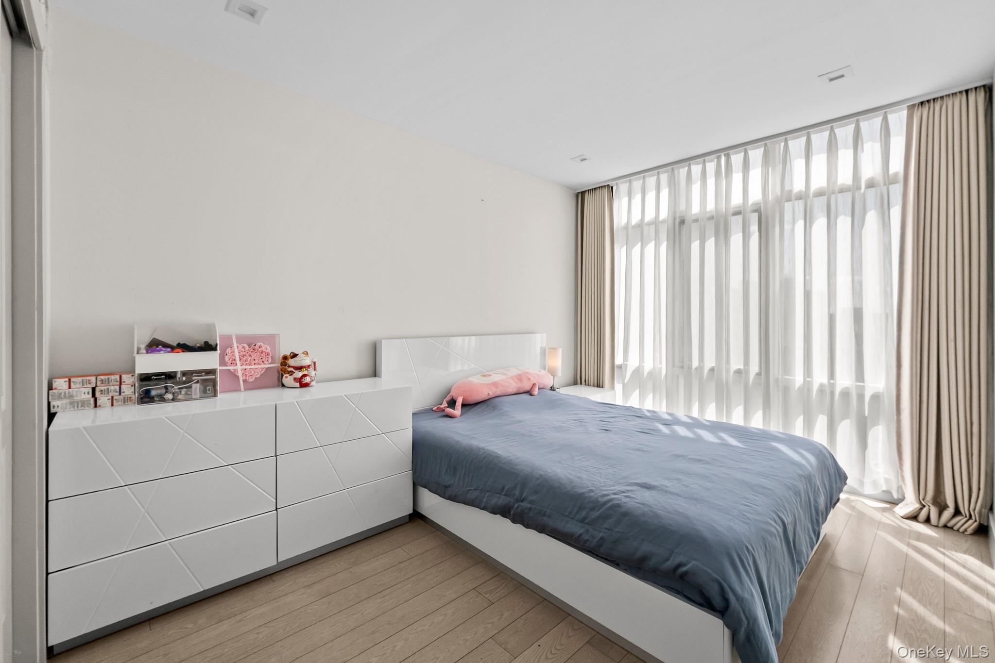 4162 Bowne Street # 5A, Flushing, NY 11355