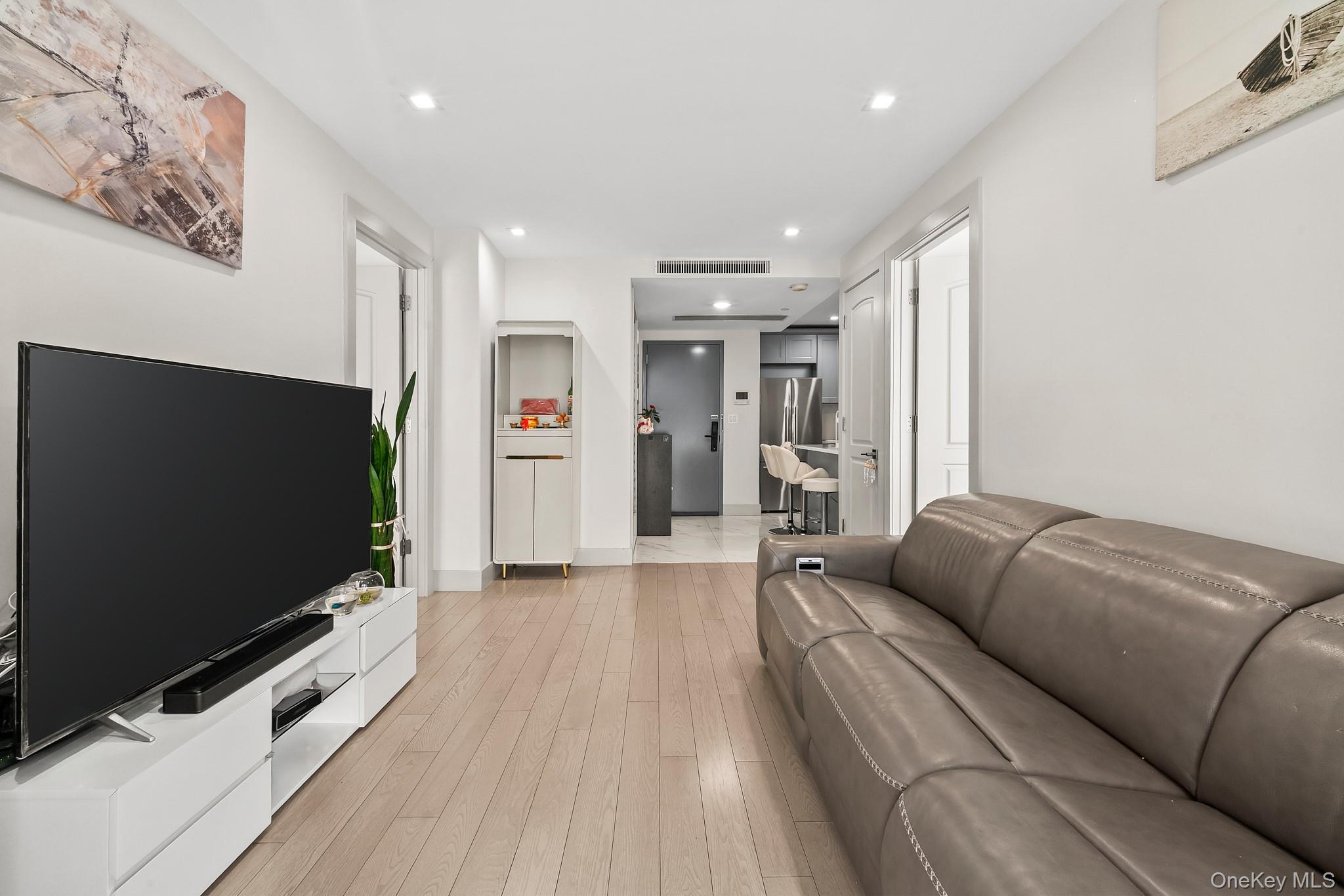 4162 Bowne Street # 5A, Flushing, NY 11355