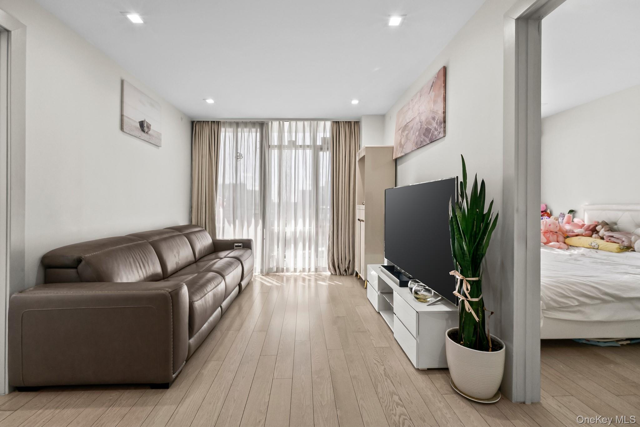 4162 Bowne Street # 5A, Flushing, NY 11355