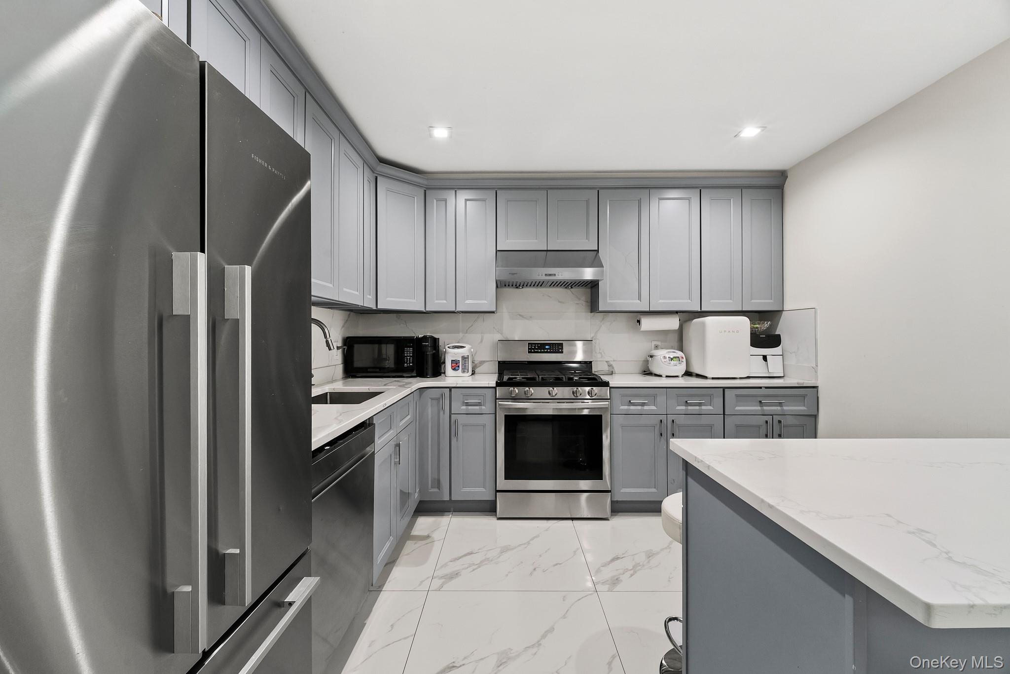 4162 Bowne Street # 5A, Flushing, NY 11355