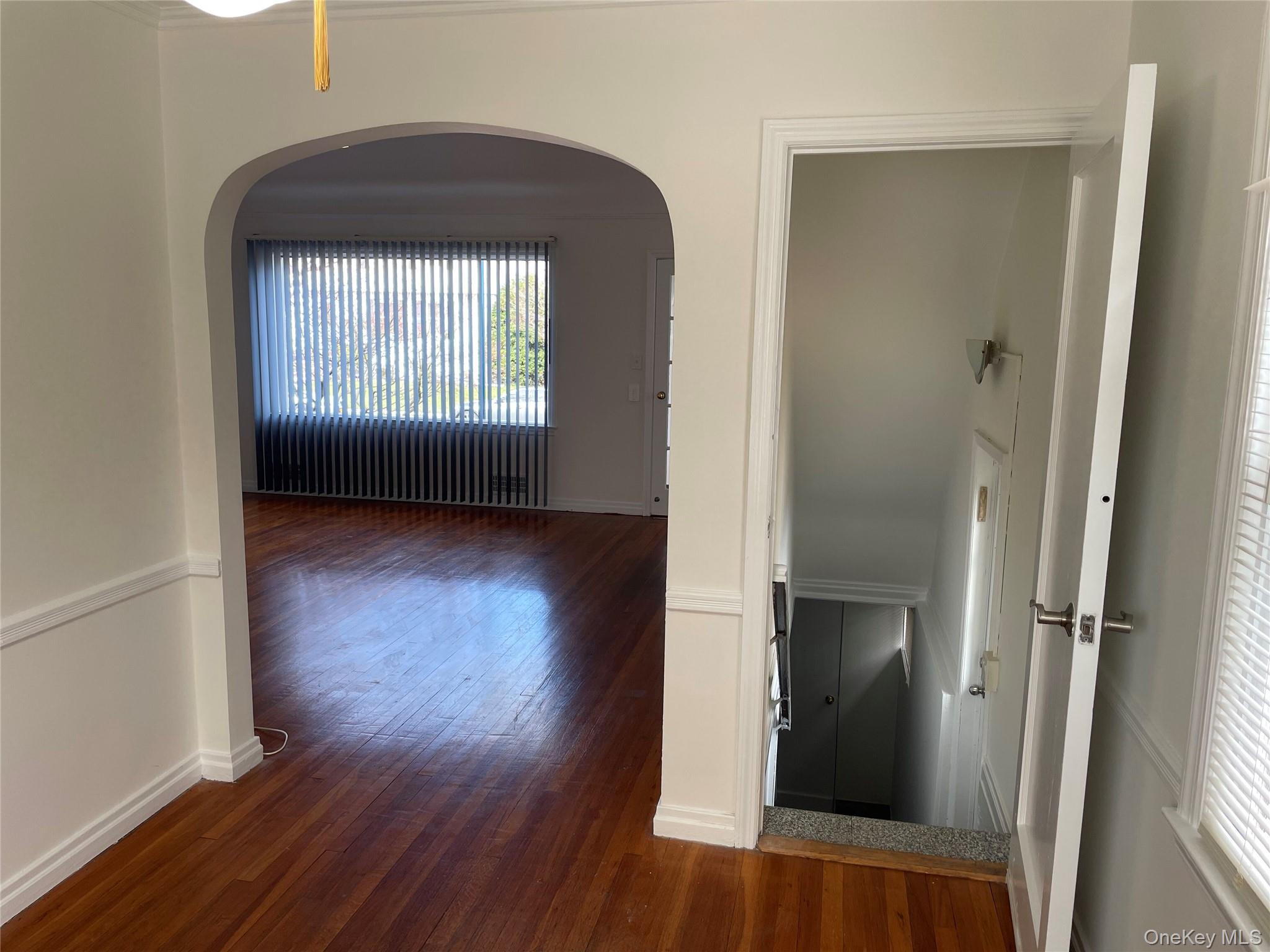 8 Cameron Lane, Valley Stream, NY 11581