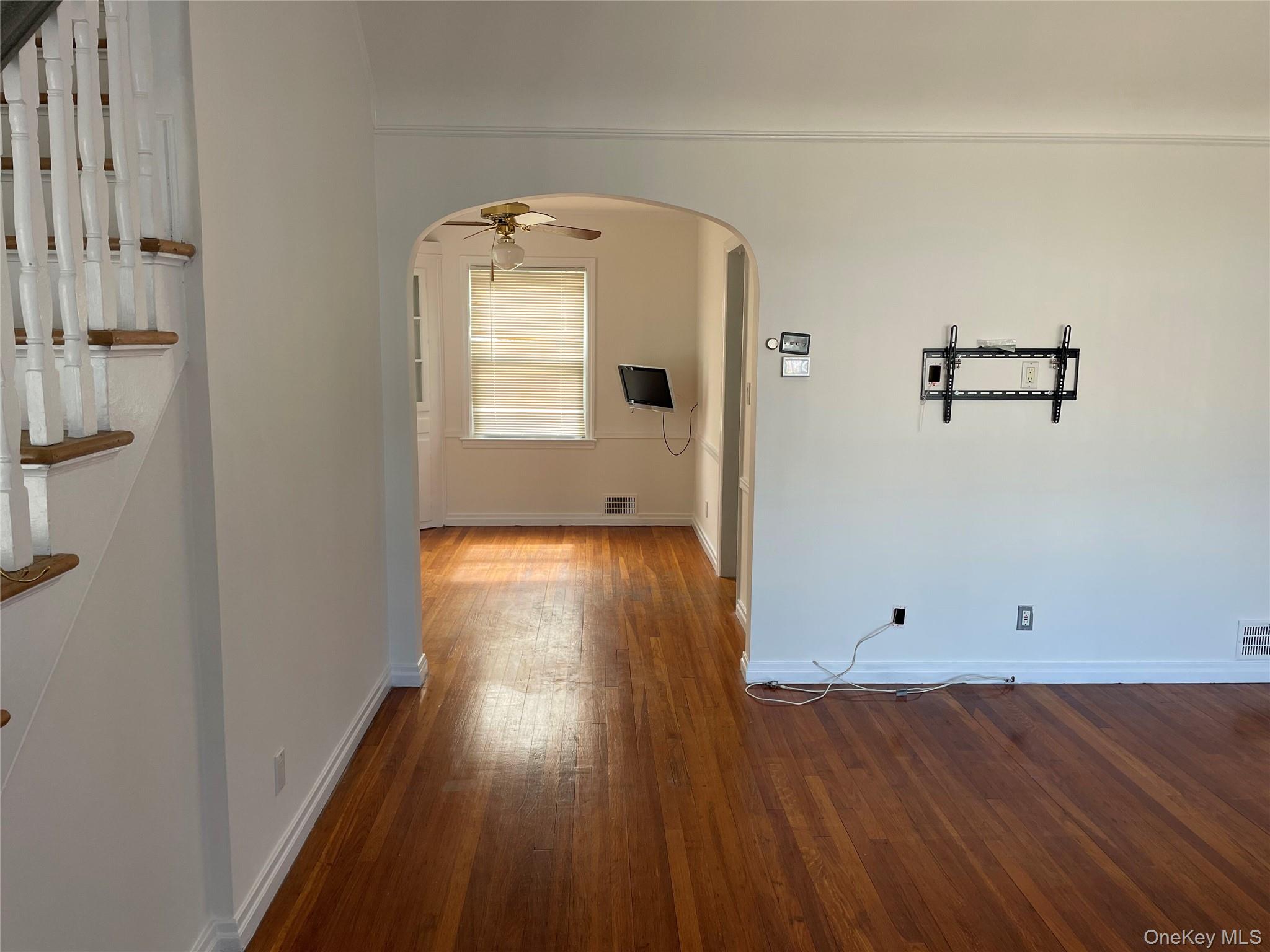 8 Cameron Lane, Valley Stream, NY 11581