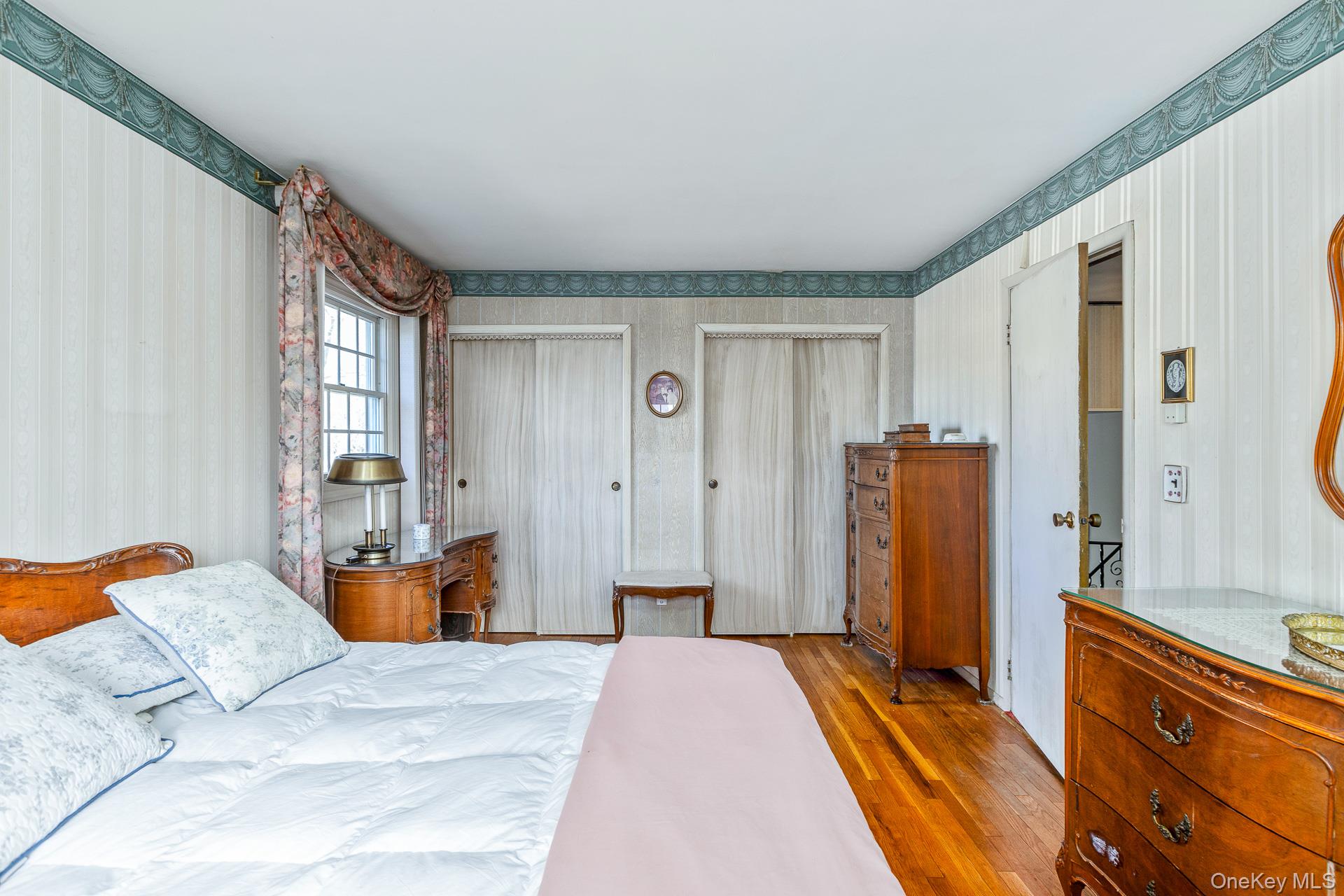 23 Village Lane, Hauppauge, NY 11788