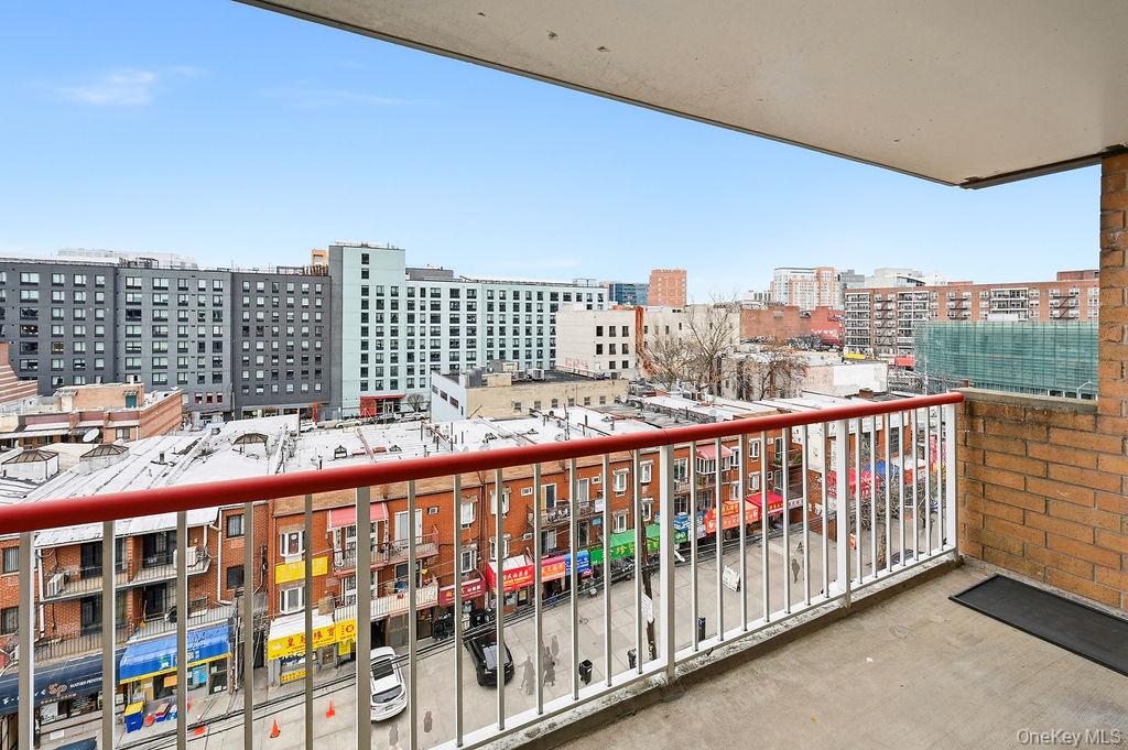 133-36 41st Road # 7F, Flushing, NY 11355