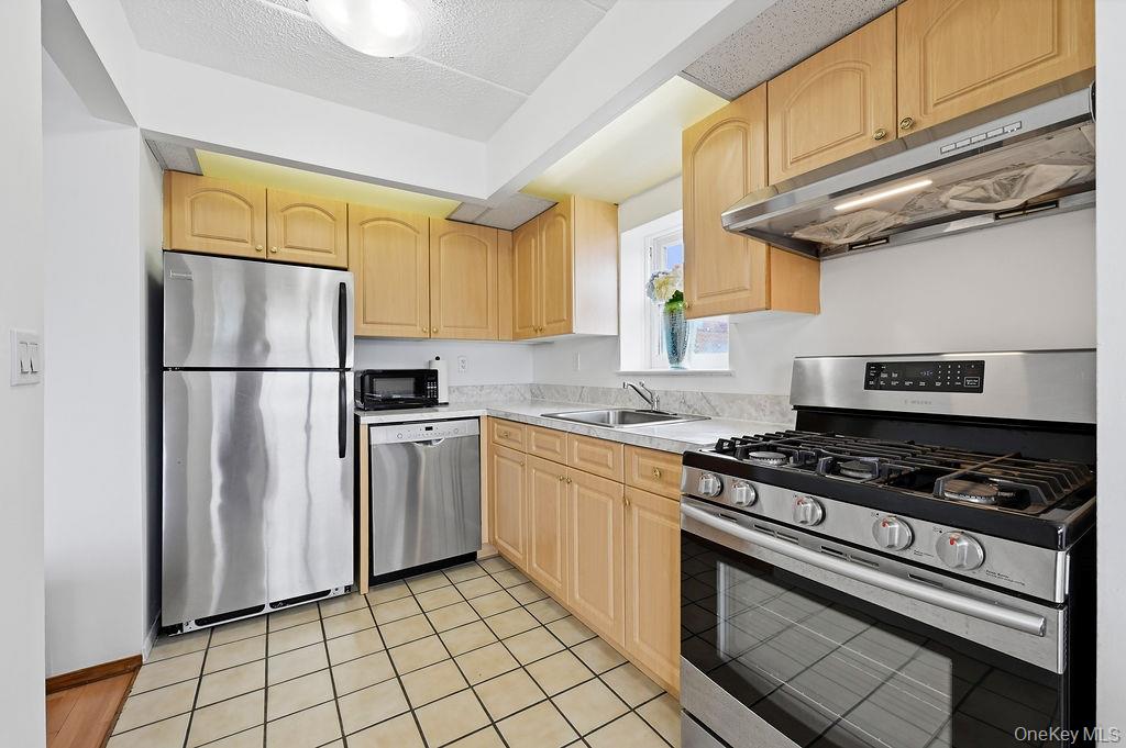 133-36 41st Road # 7F, Flushing, NY 11355