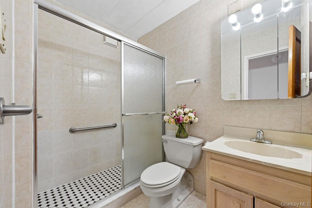 133-36 41st Road # 7F, Flushing, NY 11355