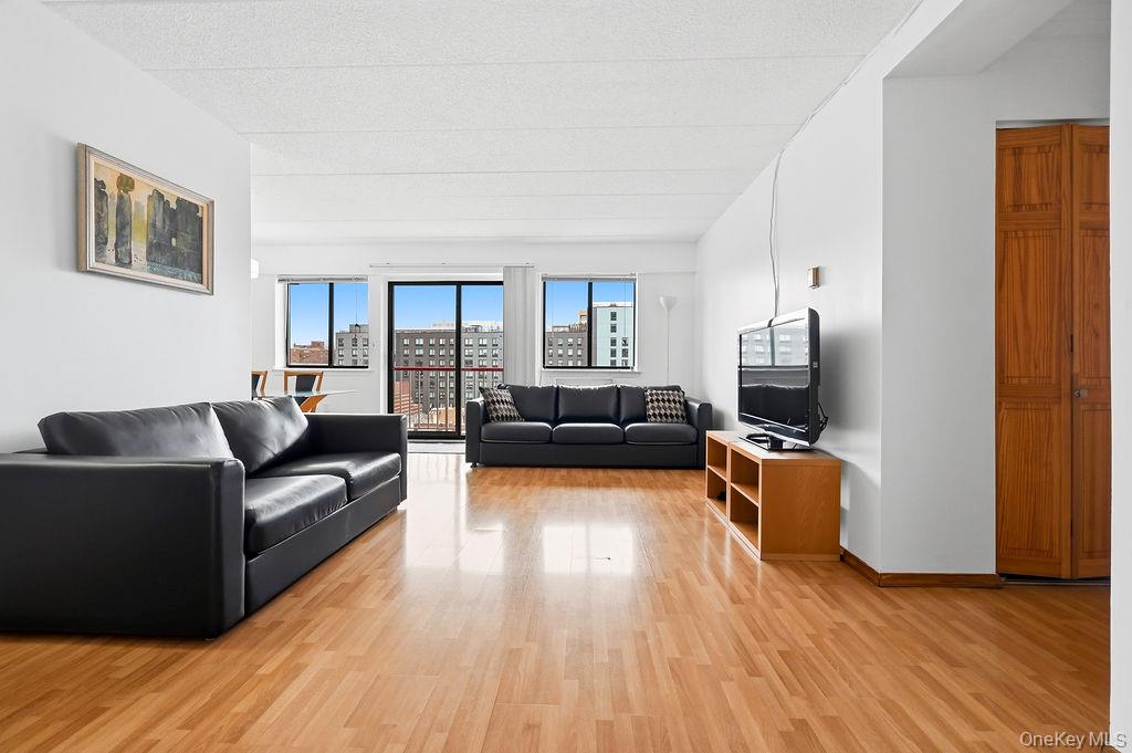 133-36 41st Road # 7F, Flushing, NY 11355