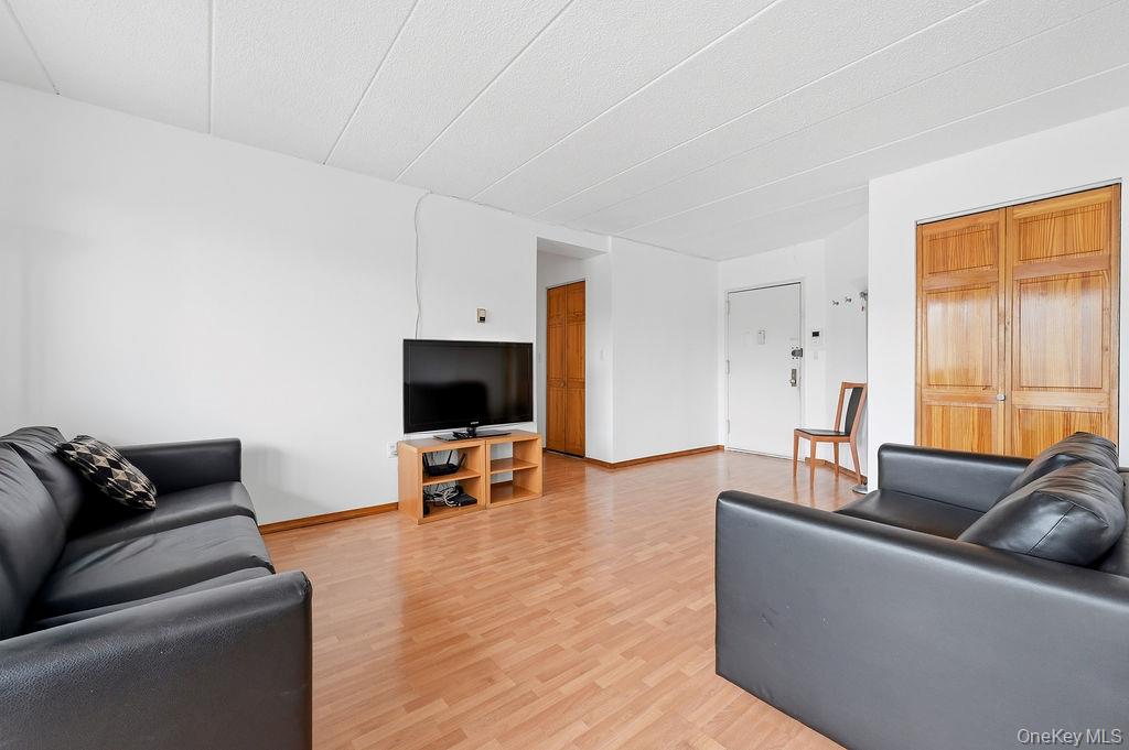 133-36 41st Road # 7F, Flushing, NY 11355