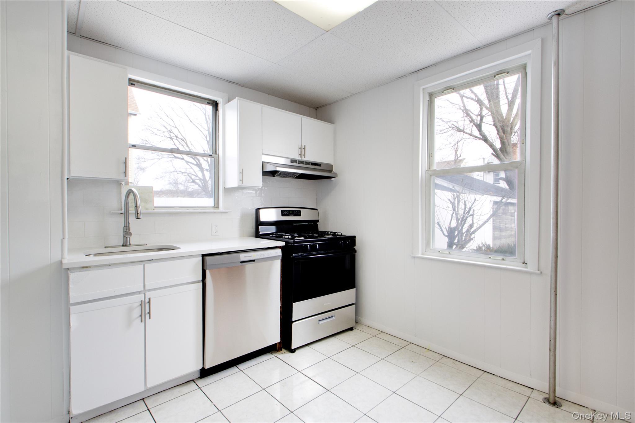 9031 204th Street, Hollis, NY 11423