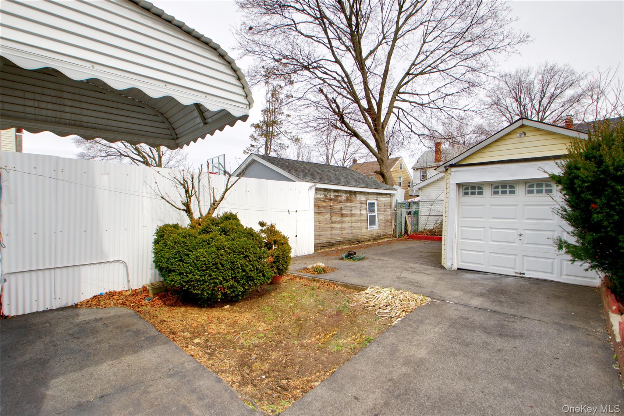 9031 204th Street, Hollis, NY 11423