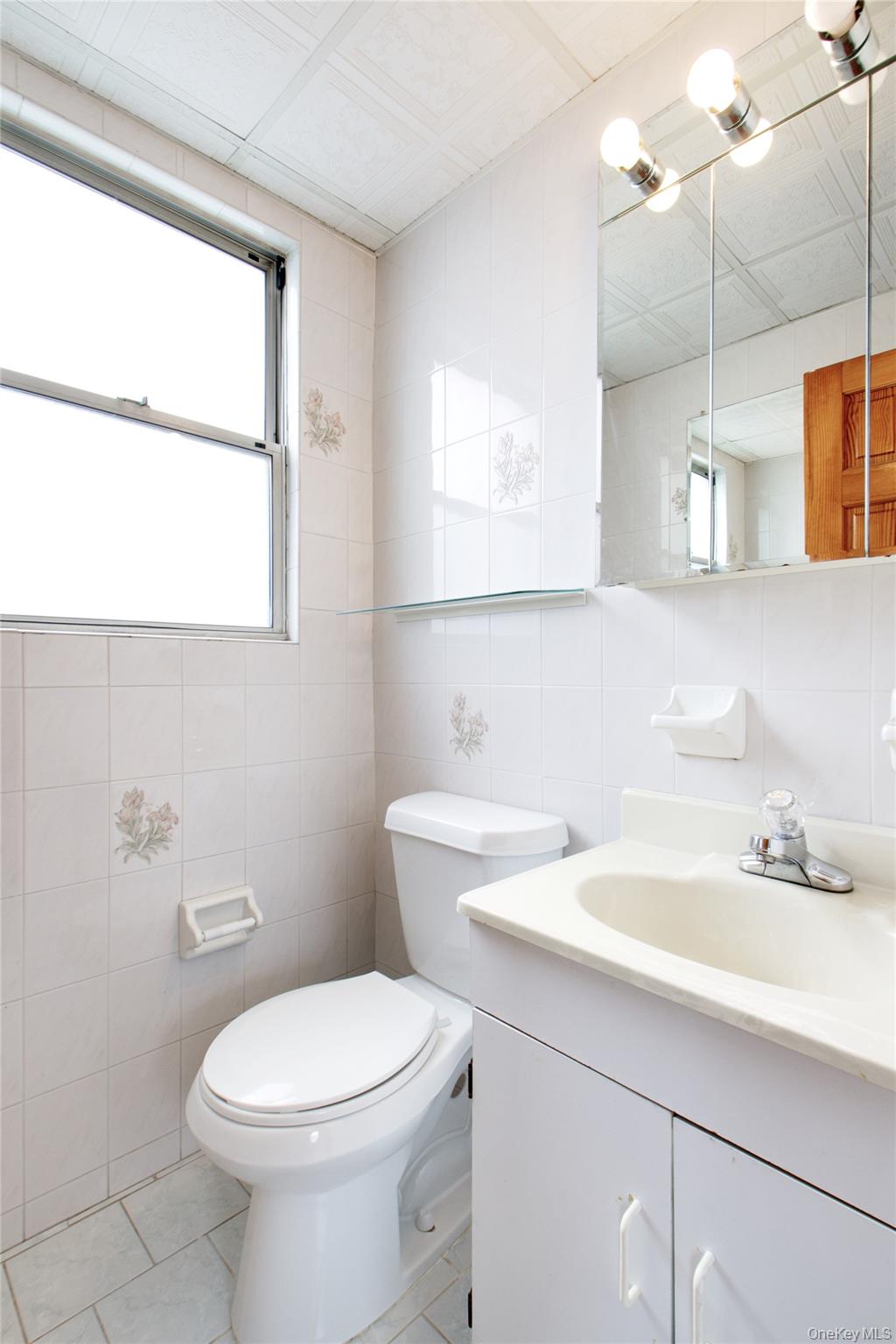 9031 204th Street, Hollis, NY 11423