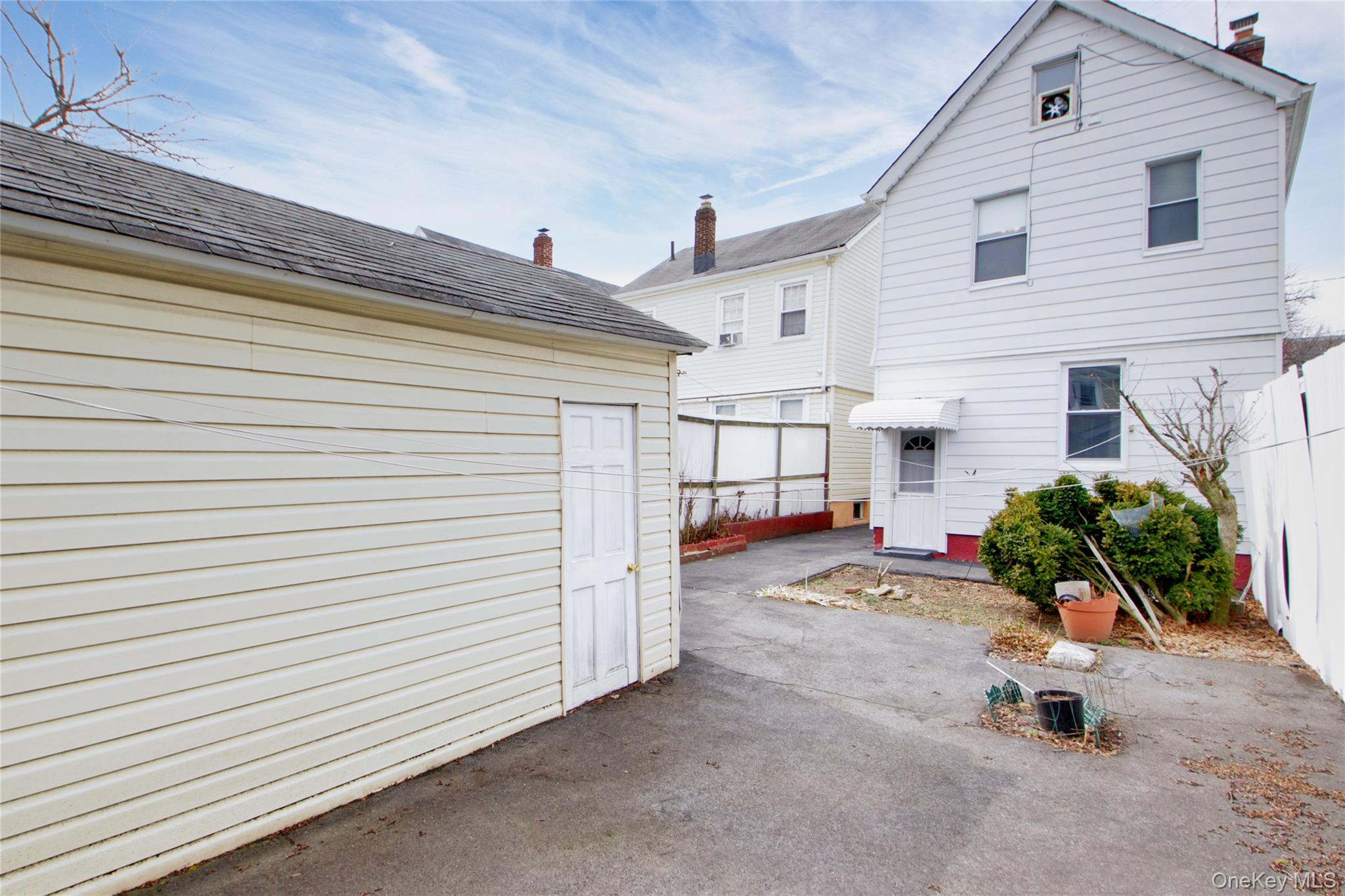 9031 204th Street, Hollis, NY 11423