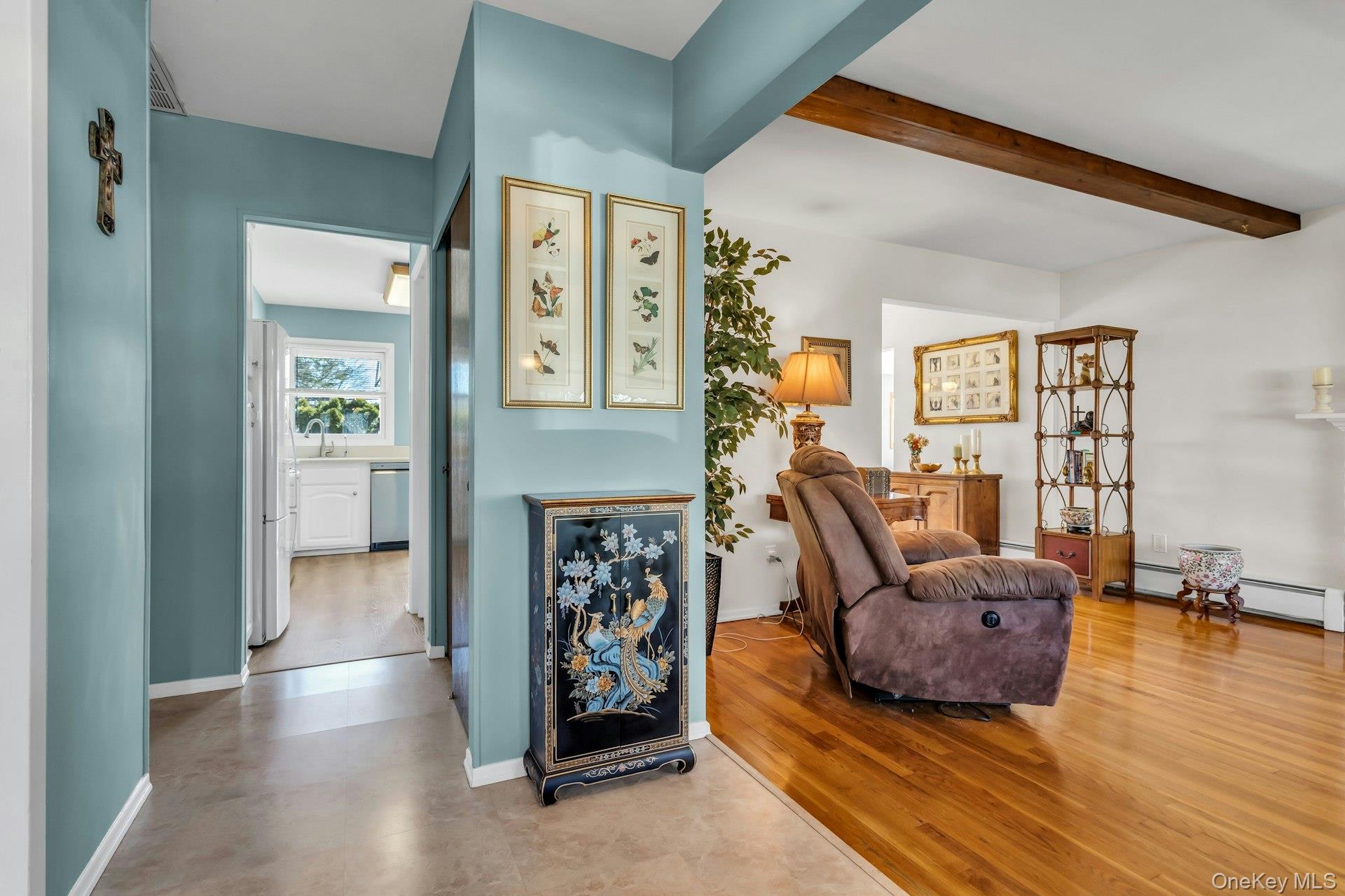 2 Nancy Court, Glen Cove, NY 11542