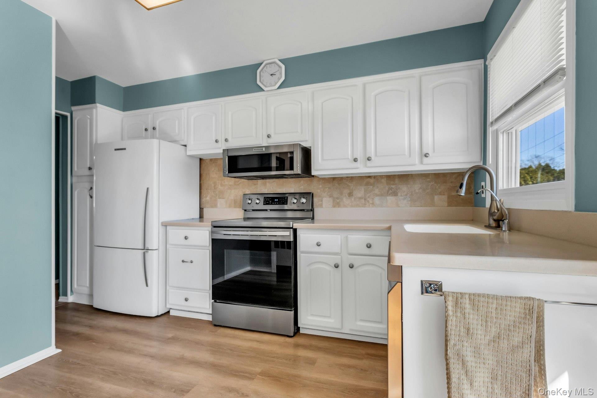 2 Nancy Court, Glen Cove, NY 11542