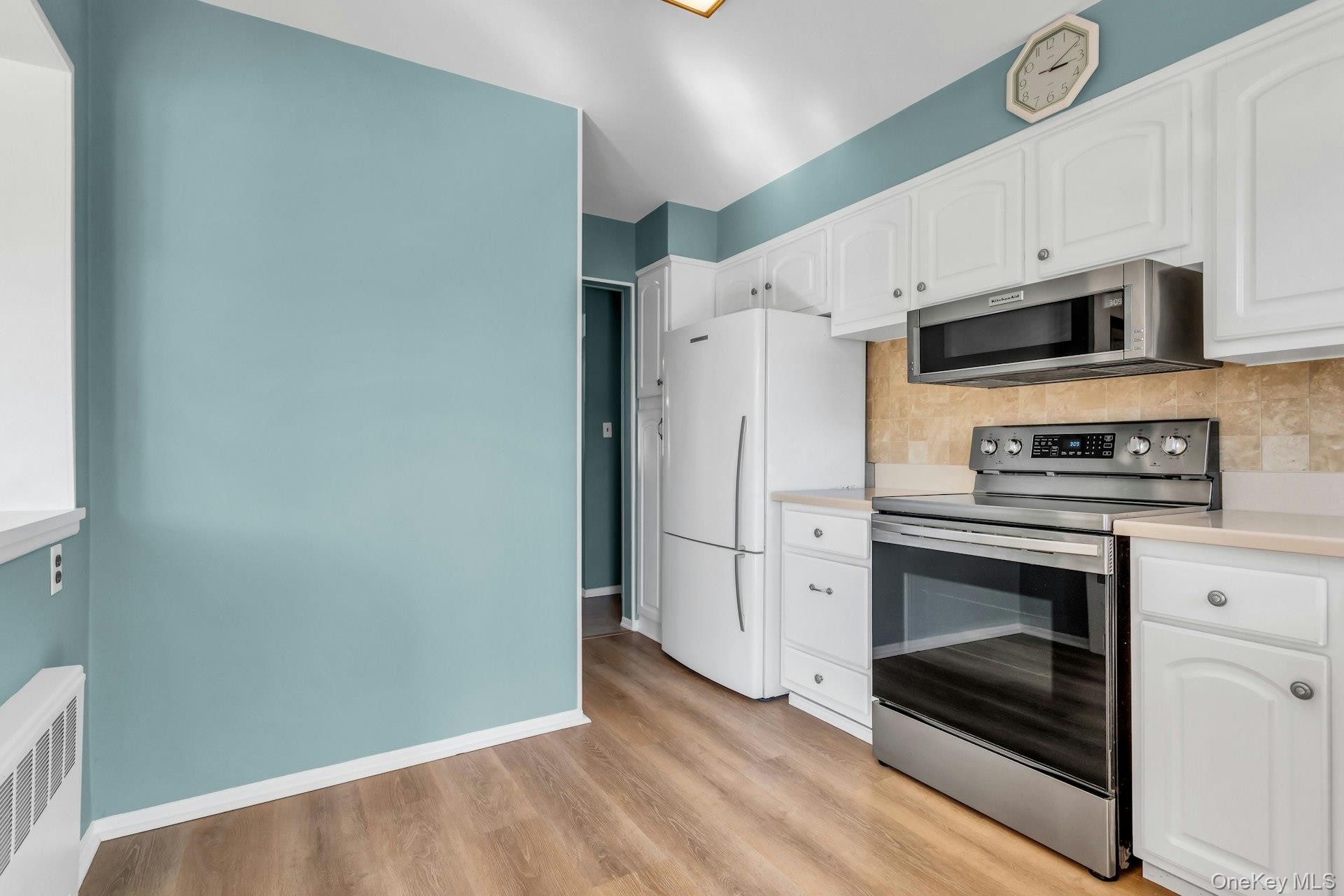 2 Nancy Court, Glen Cove, NY 11542