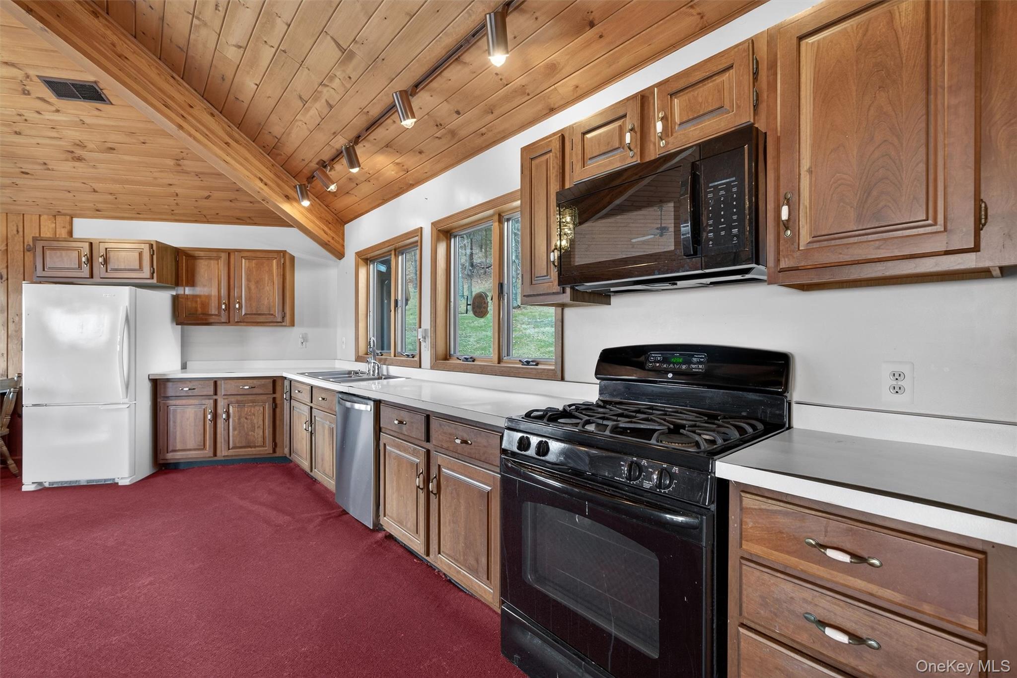 963 Mountain Road, Port Jervis, NY 12771