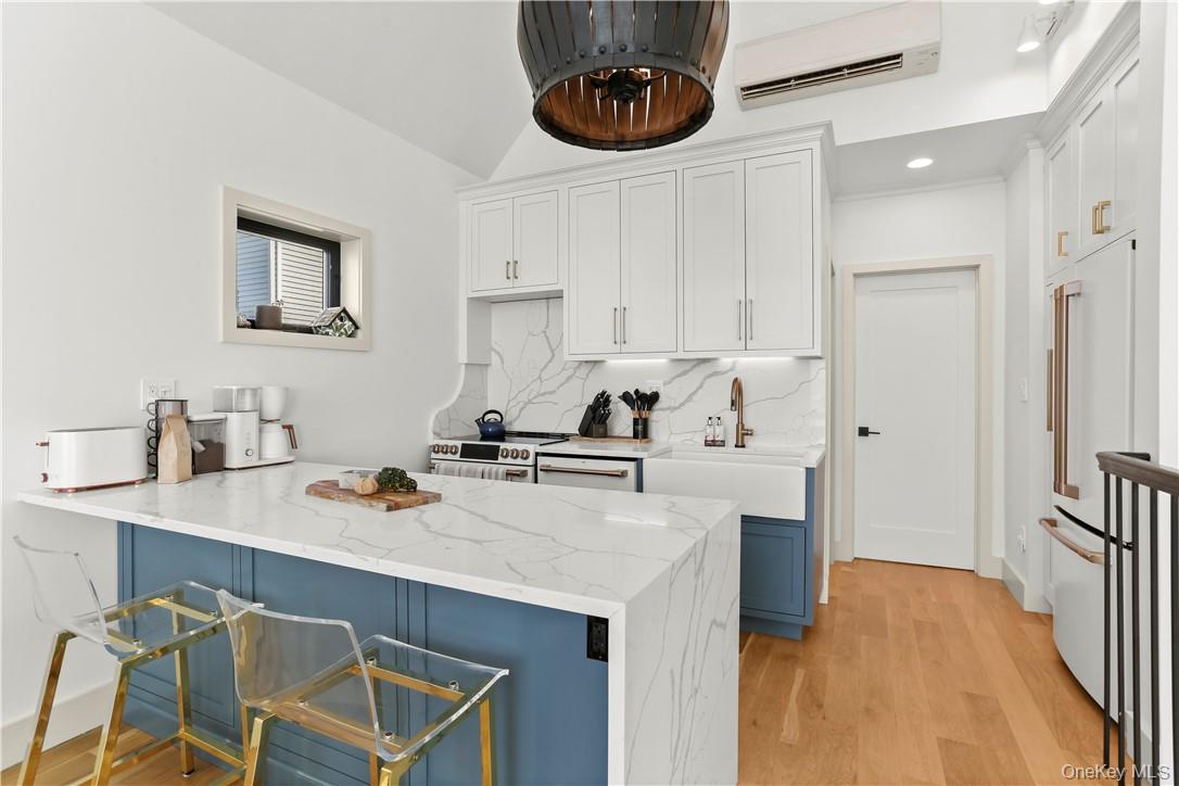 81 Rochelle Street, Bronx, NY 10464