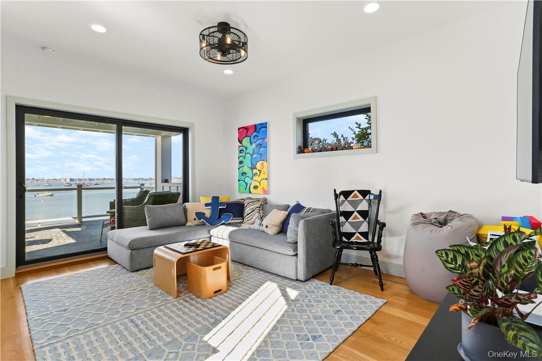 81 Rochelle Street, Bronx, NY 10464