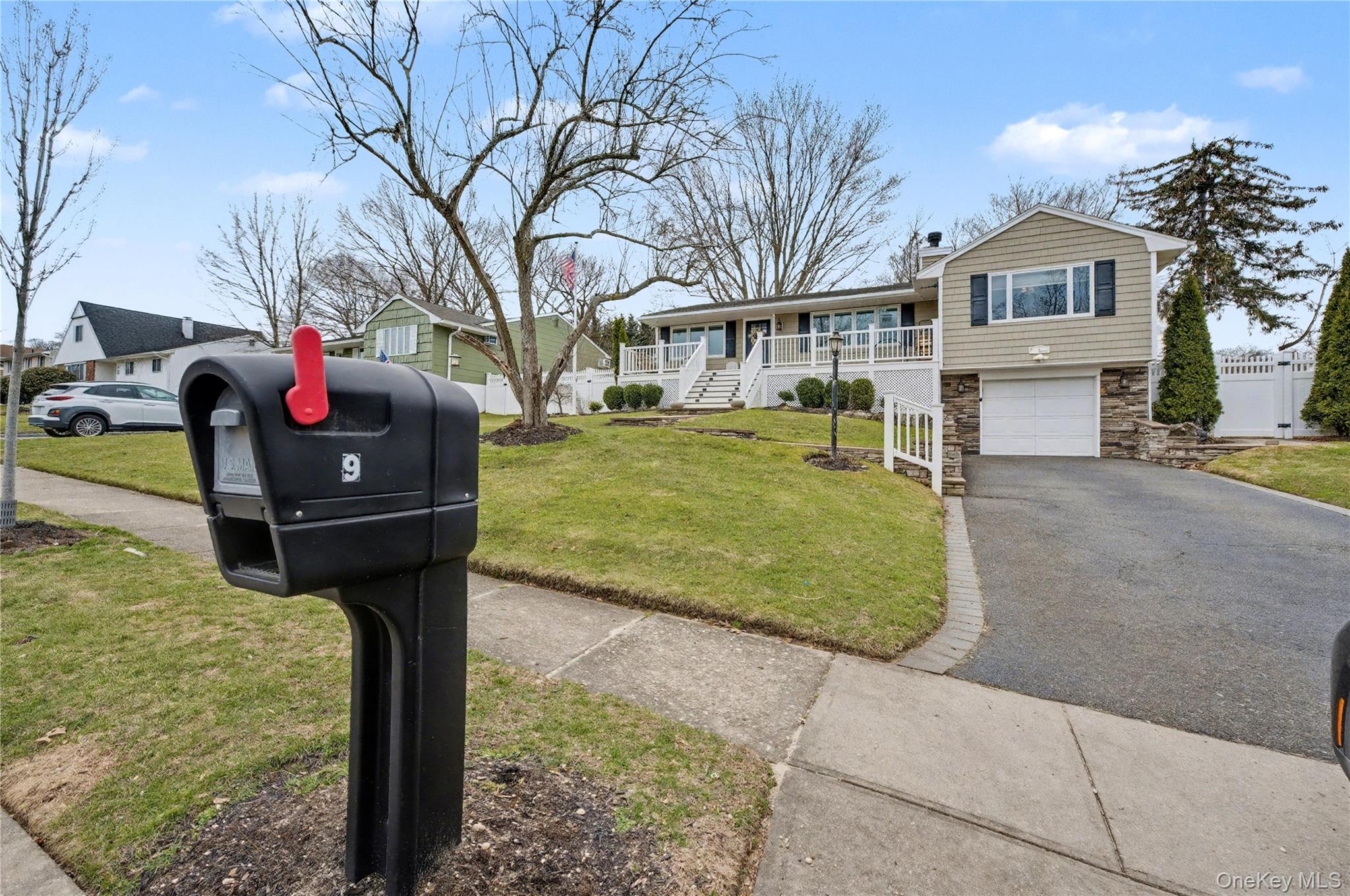 9 Boxwood Drive, Kings Park, NY 11754