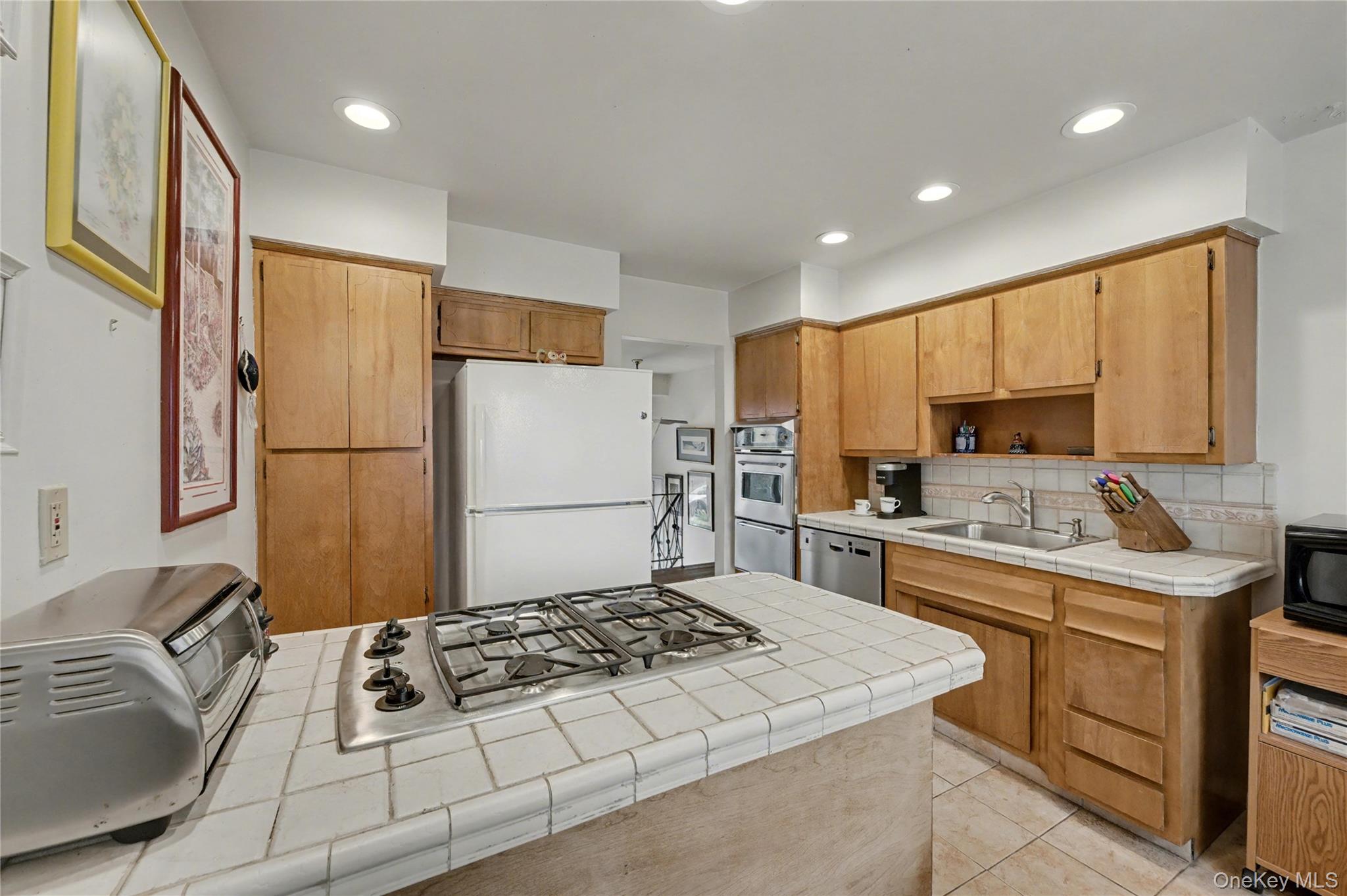 4 bethal Lane, Commack, NY 11725